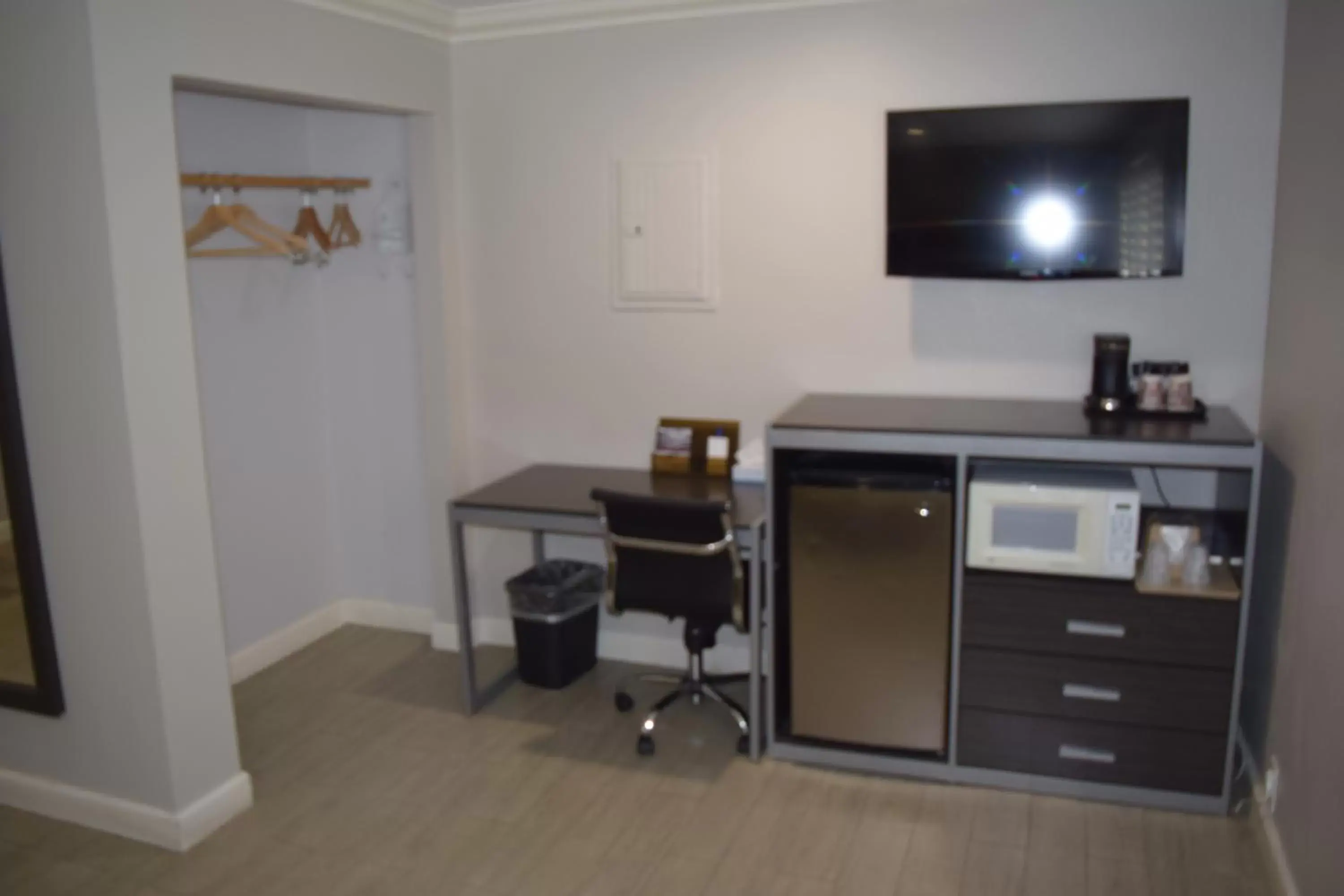 King Room - Smoking in Deluxe Inn Hawthorne/ LAX King Room - Smoking in Deluxe Inn Hawthorne/ LAX