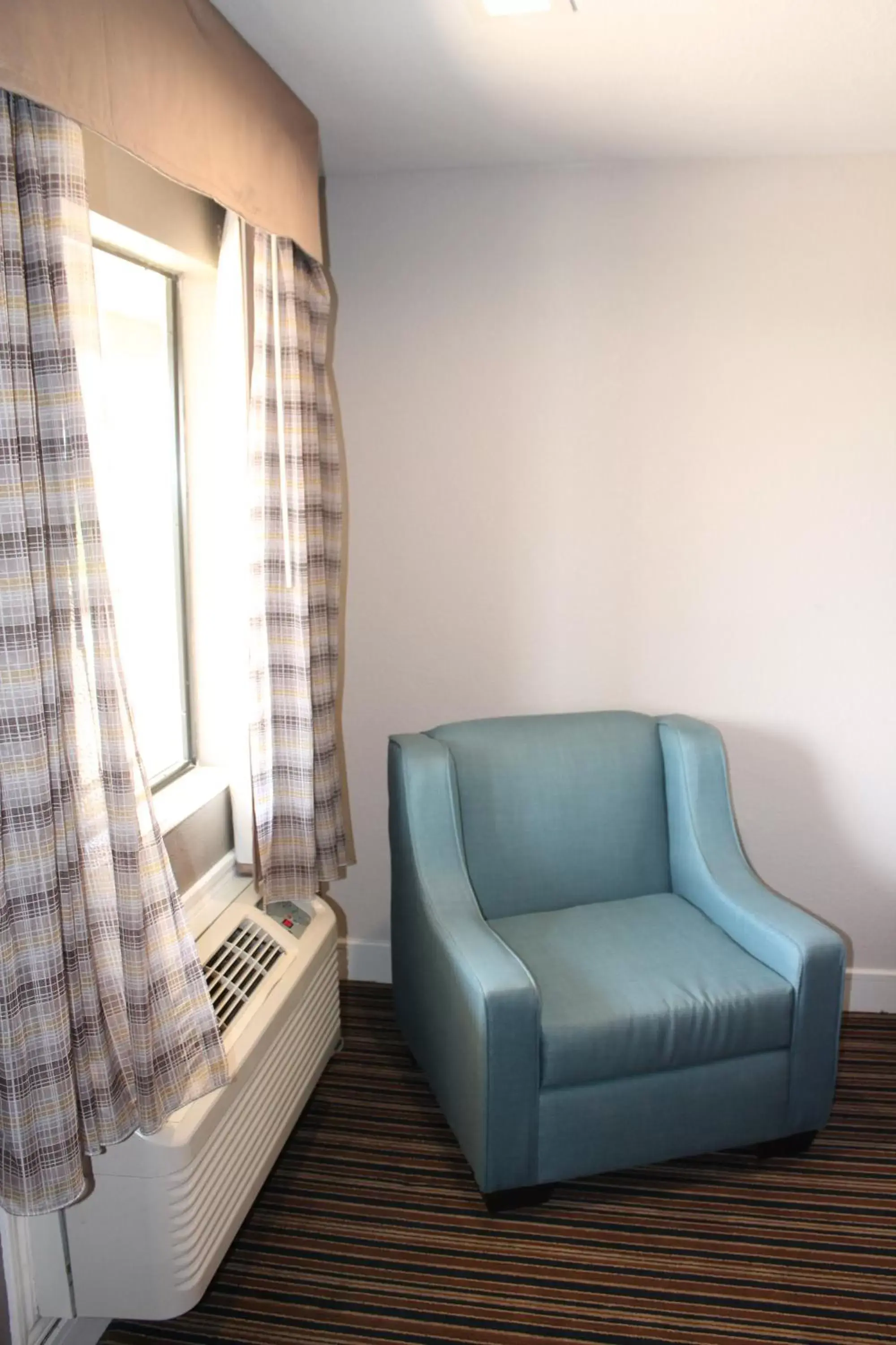 King Room - Non-Smoking in Quality Inn & Suites Port Arthur - Nederland King Room - Non-Smoking in Quality Inn & Suites Port Arthur - Nederland