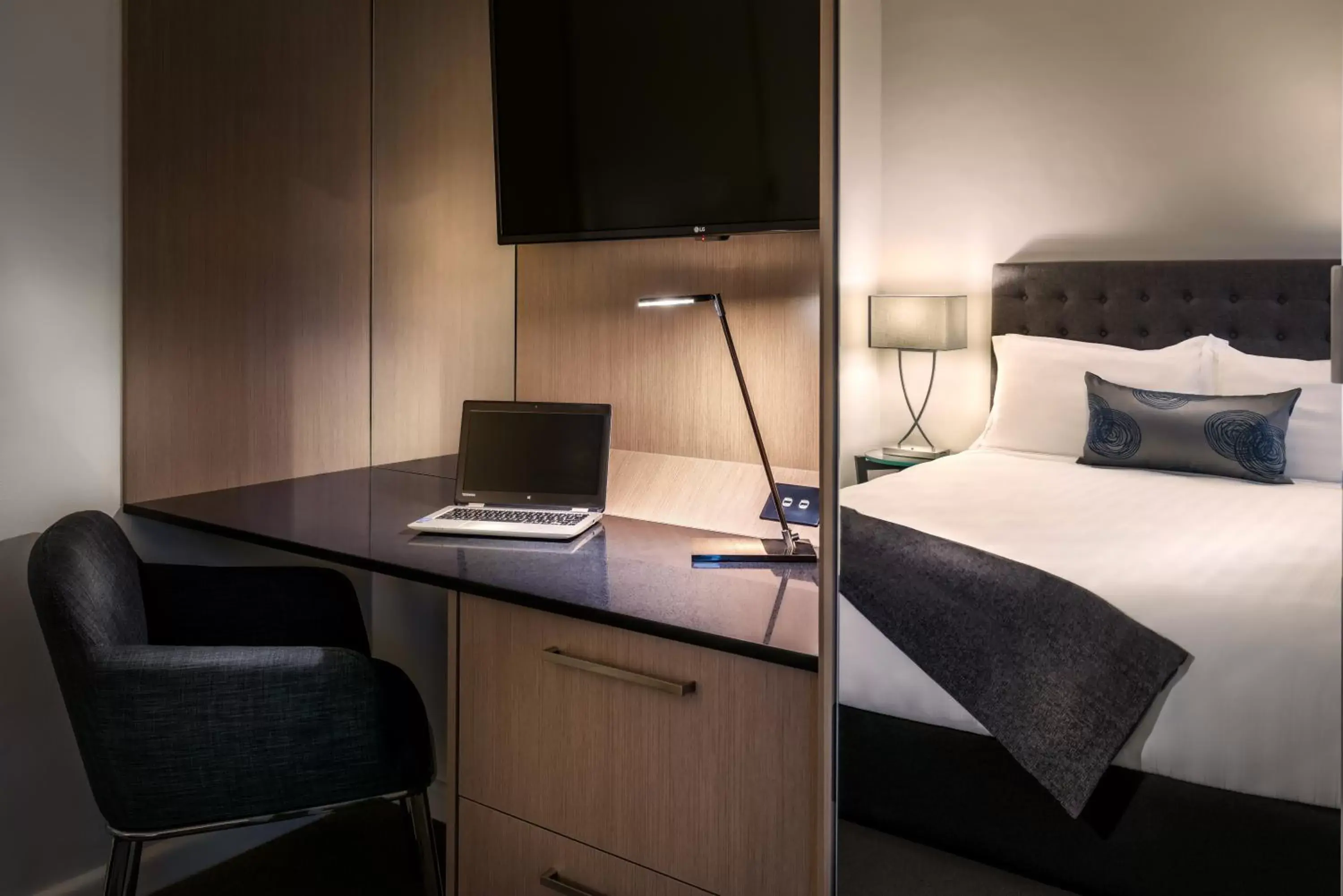 Two-Bedroom Apartment in Crest on Park Two-Bedroom Apartment in Crest on Park