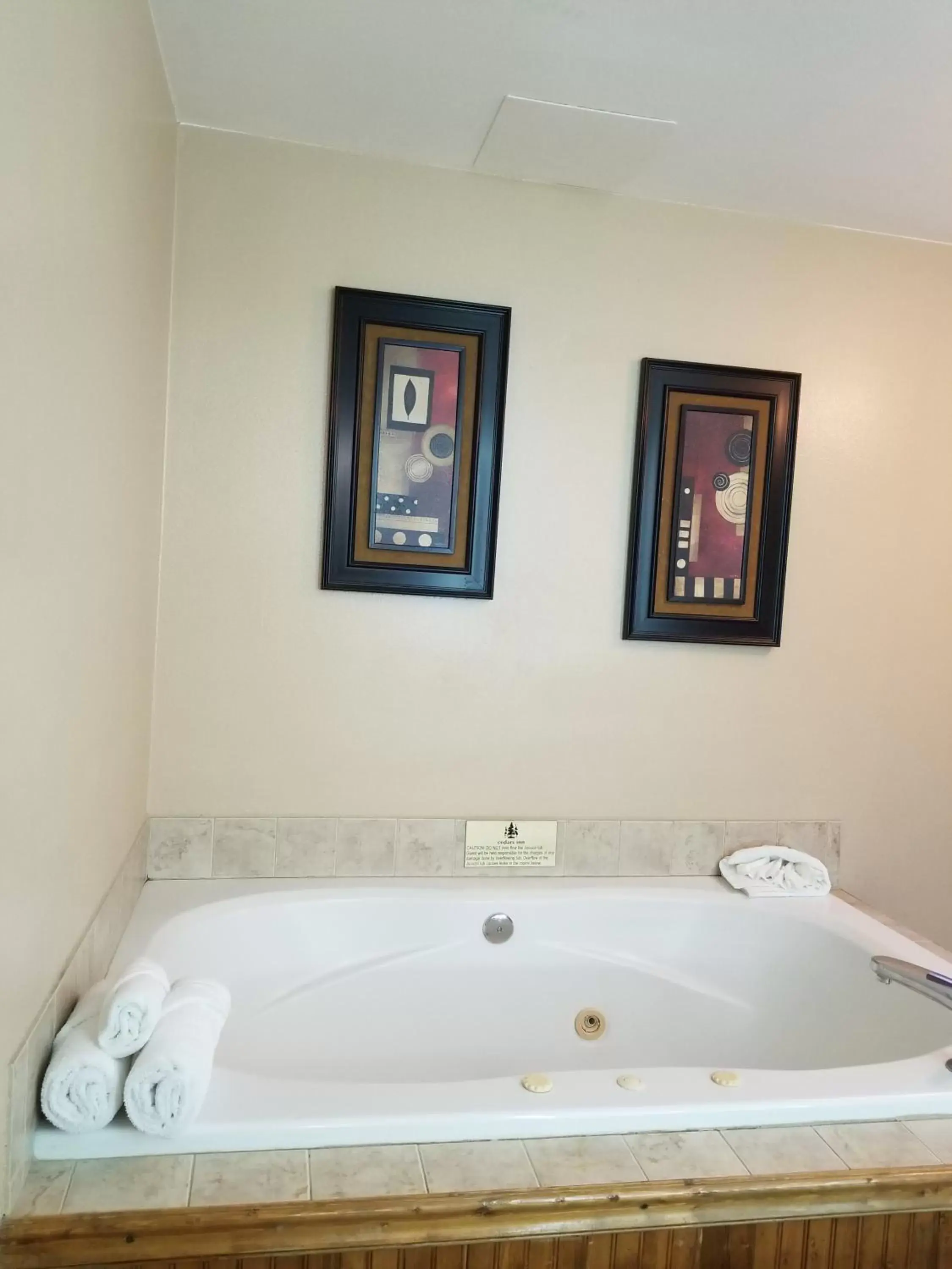 King Suite No Pets in Cedars Inn King Suite No Pets in Cedars Inn