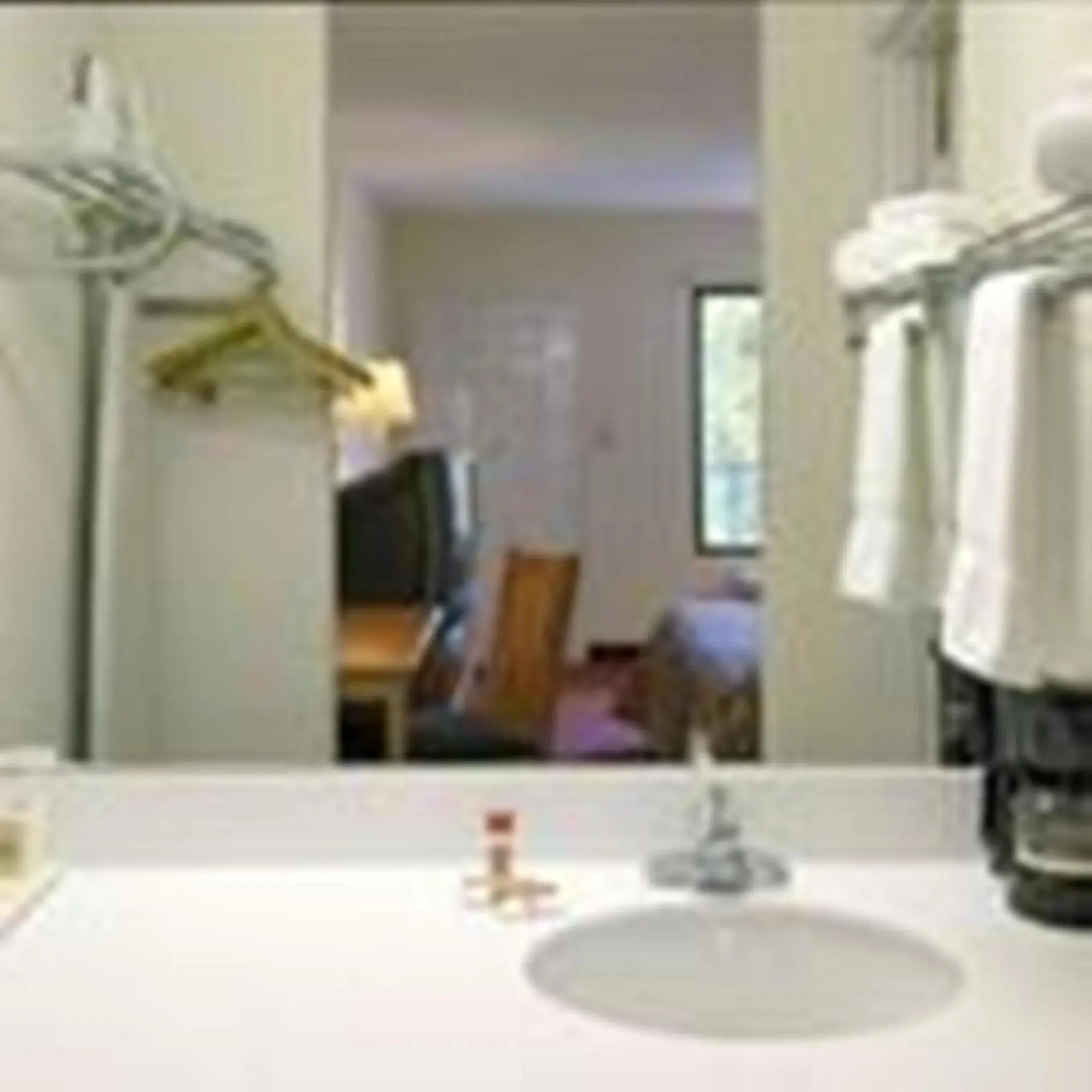 King Room - Non-Smoking in Super 8 by Wyndham Lavonia King Room - Non-Smoking in Super 8 by Wyndham Lavonia