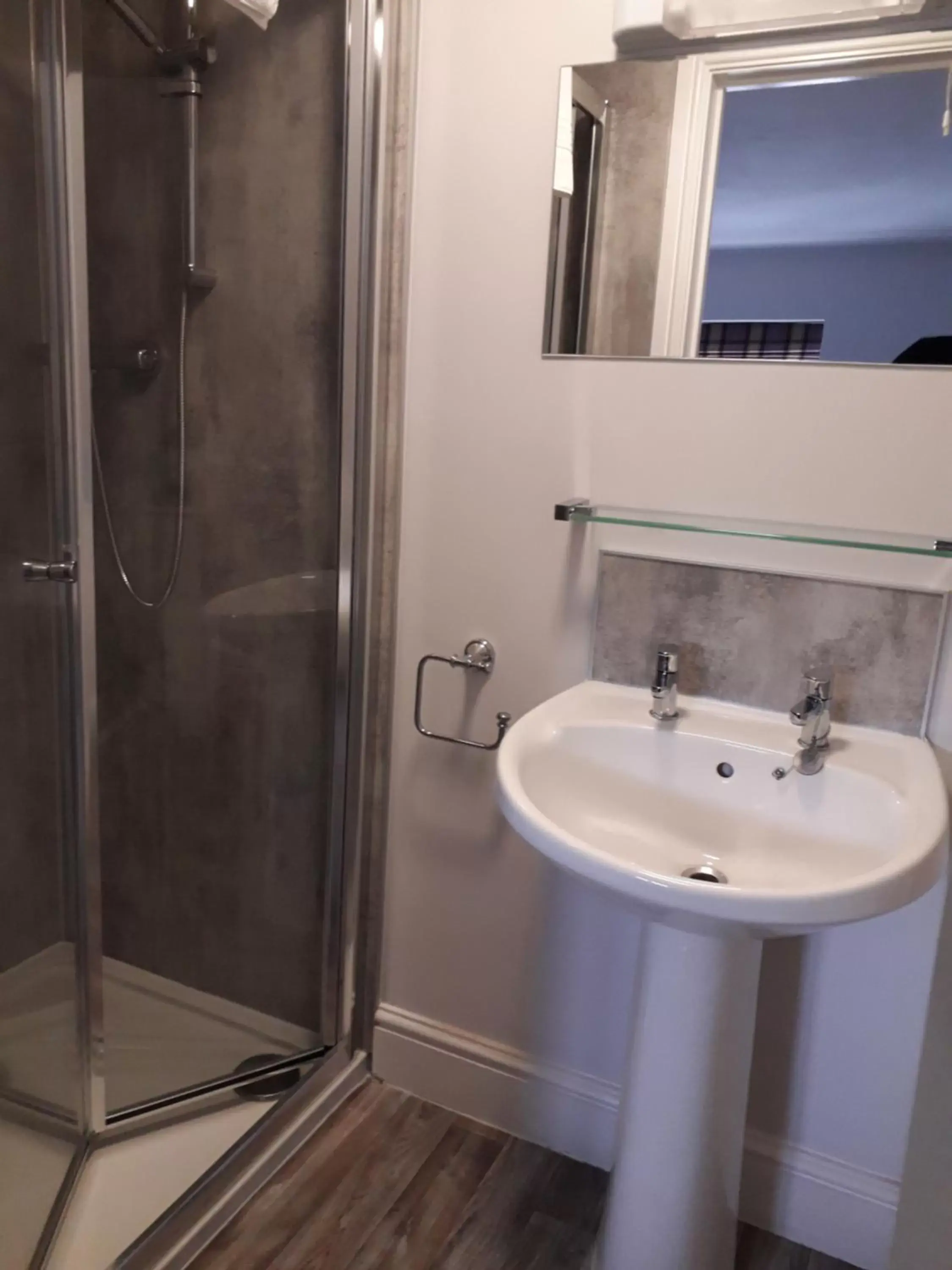 Twin Room with Private Bathroom in White Horse Inn Twin Room with Private Bathroom in White Horse Inn