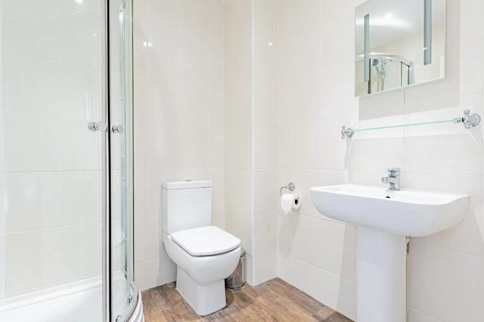 Small Double Room in Brooklands Lodge Small Double Room in Brooklands Lodge