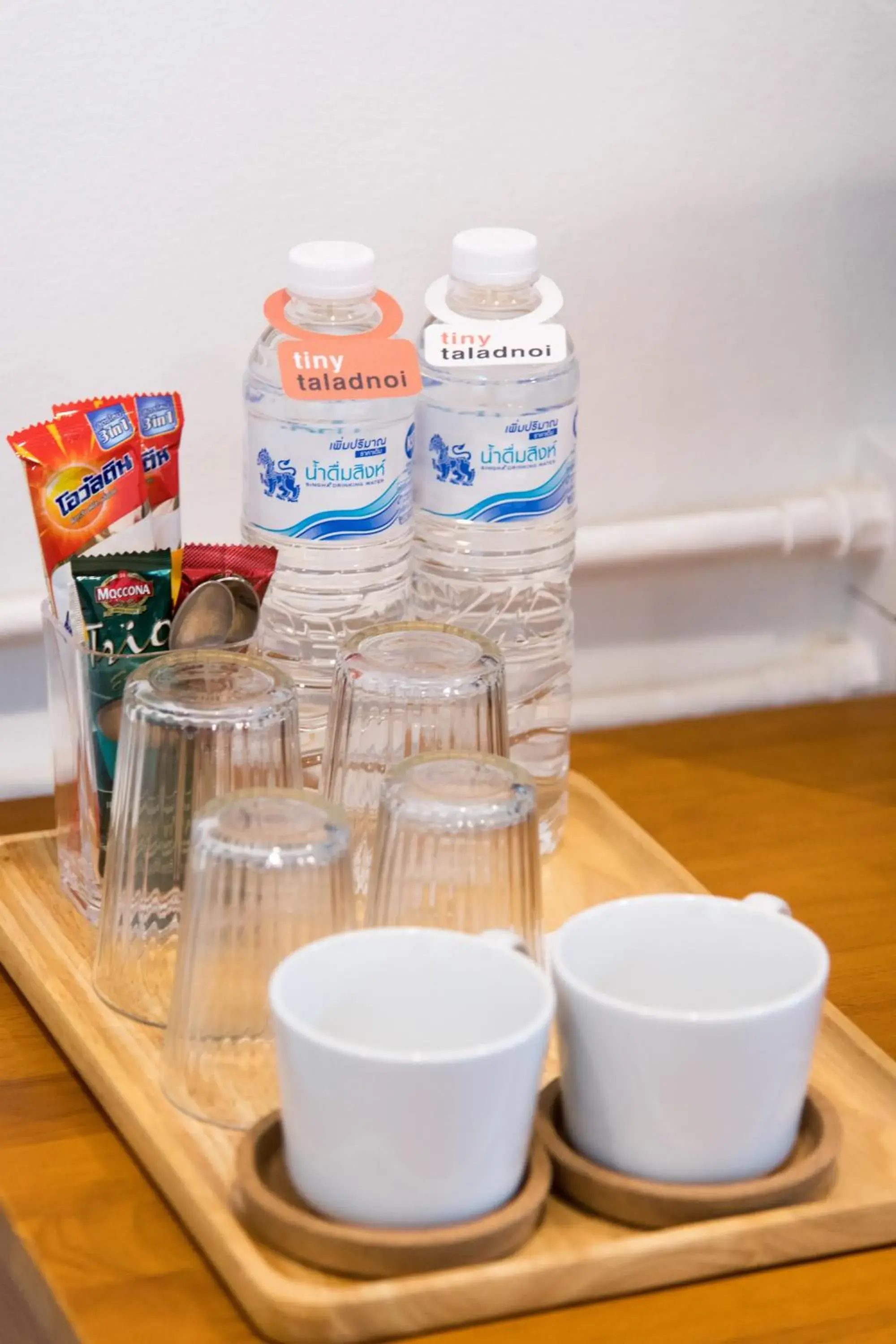 Double Room with Shared Bathroom in Tiny Taladnoi Hostel Double Room with Shared Bathroom in Tiny Taladnoi Hostel