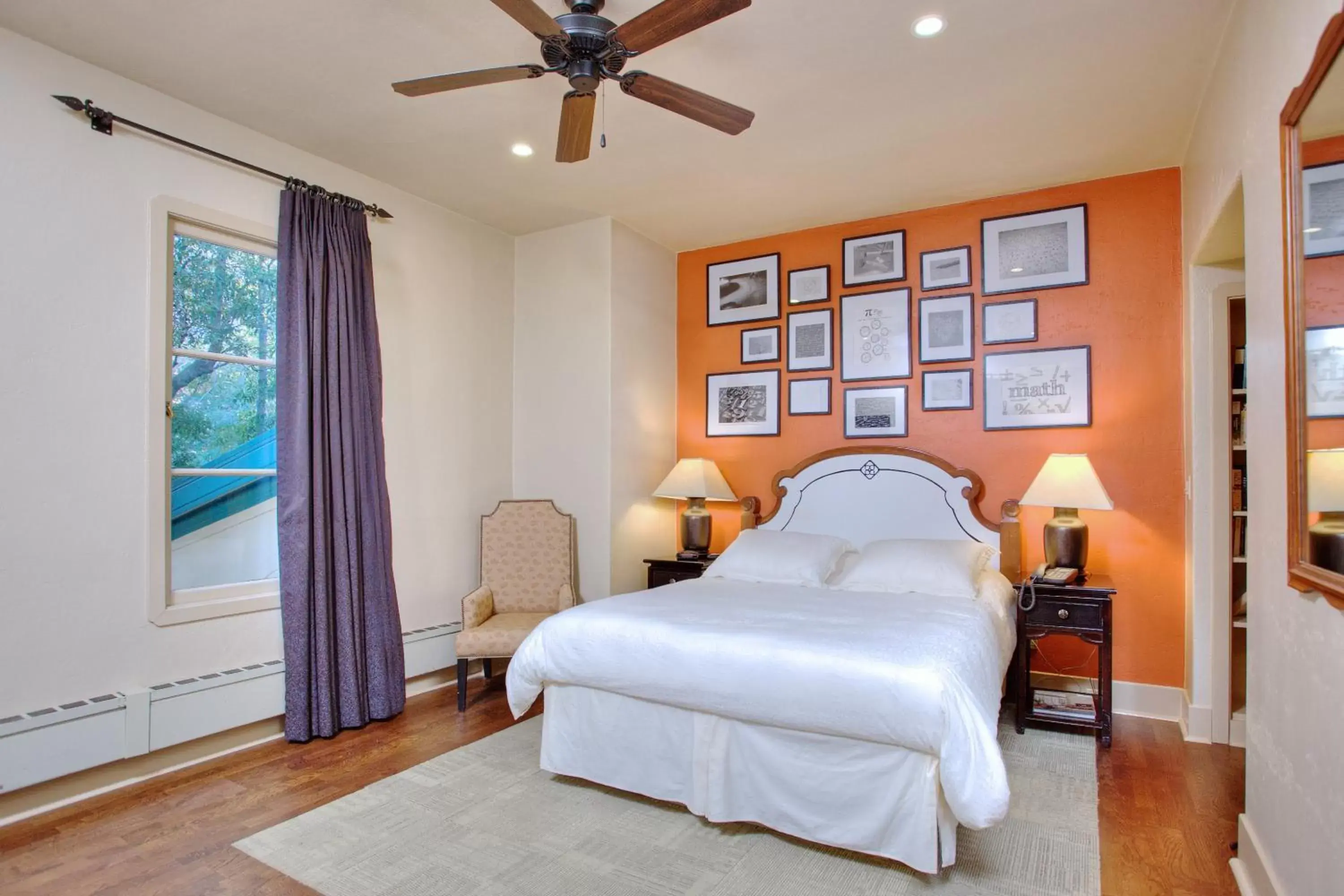 Bed in Bancroft Hotel Bed in Bancroft Hotel