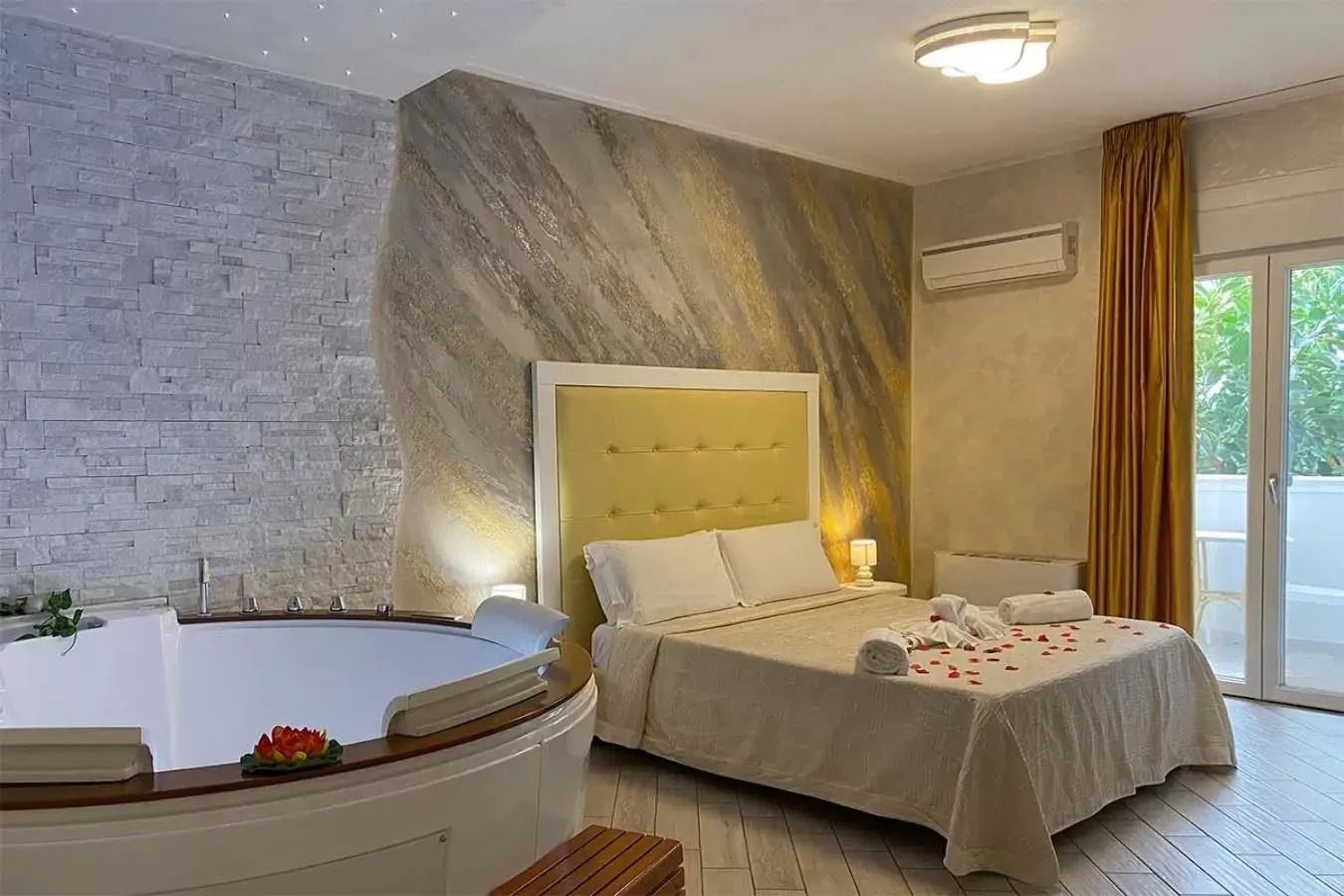 King Suite with Spa Bath in BlueBay Residence Resort King Suite with Spa Bath in BlueBay Residence Resort