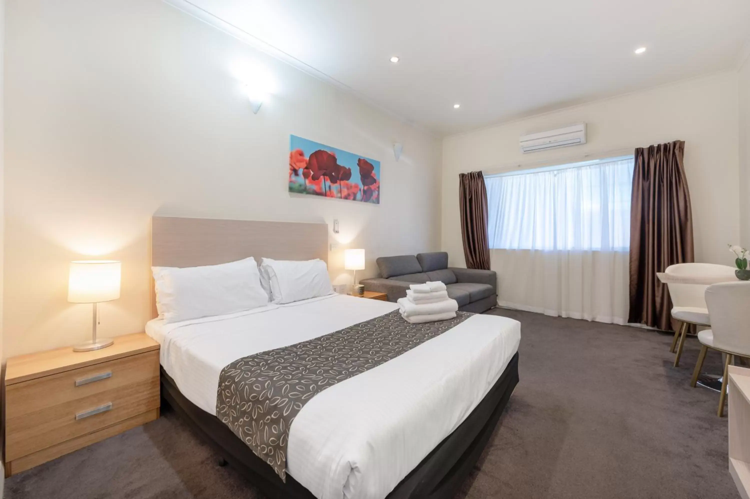 Executive Suite in Adelaide Granada Motor Inn Executive Suite in Adelaide Granada Motor Inn