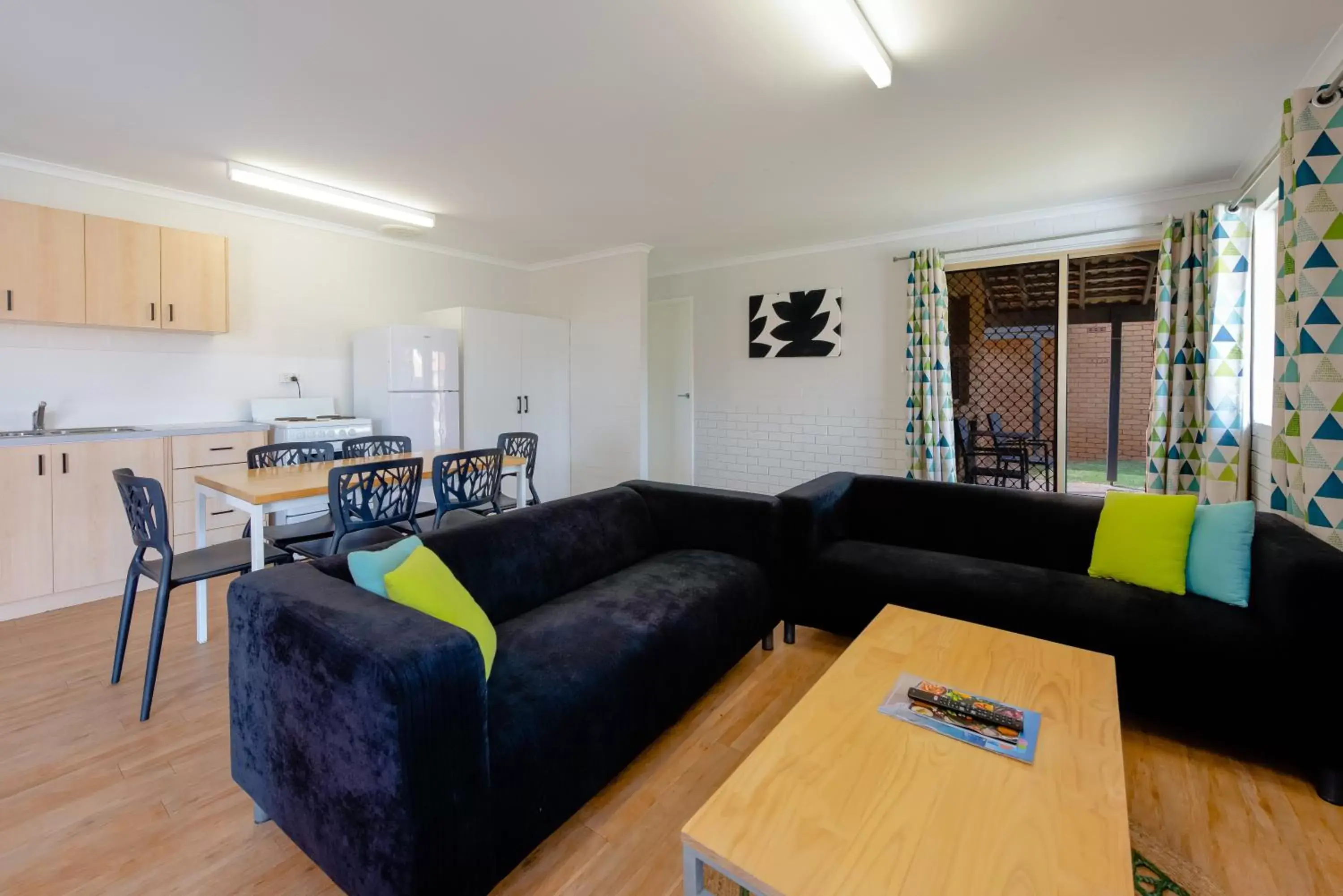Three-Bedroom Apartment in Geraldton's Ocean West Holiday Units & Short Stay Accommodation Three-Bedroom Apartment in Geraldton's Ocean West Holiday Units & Short Stay Accommodation