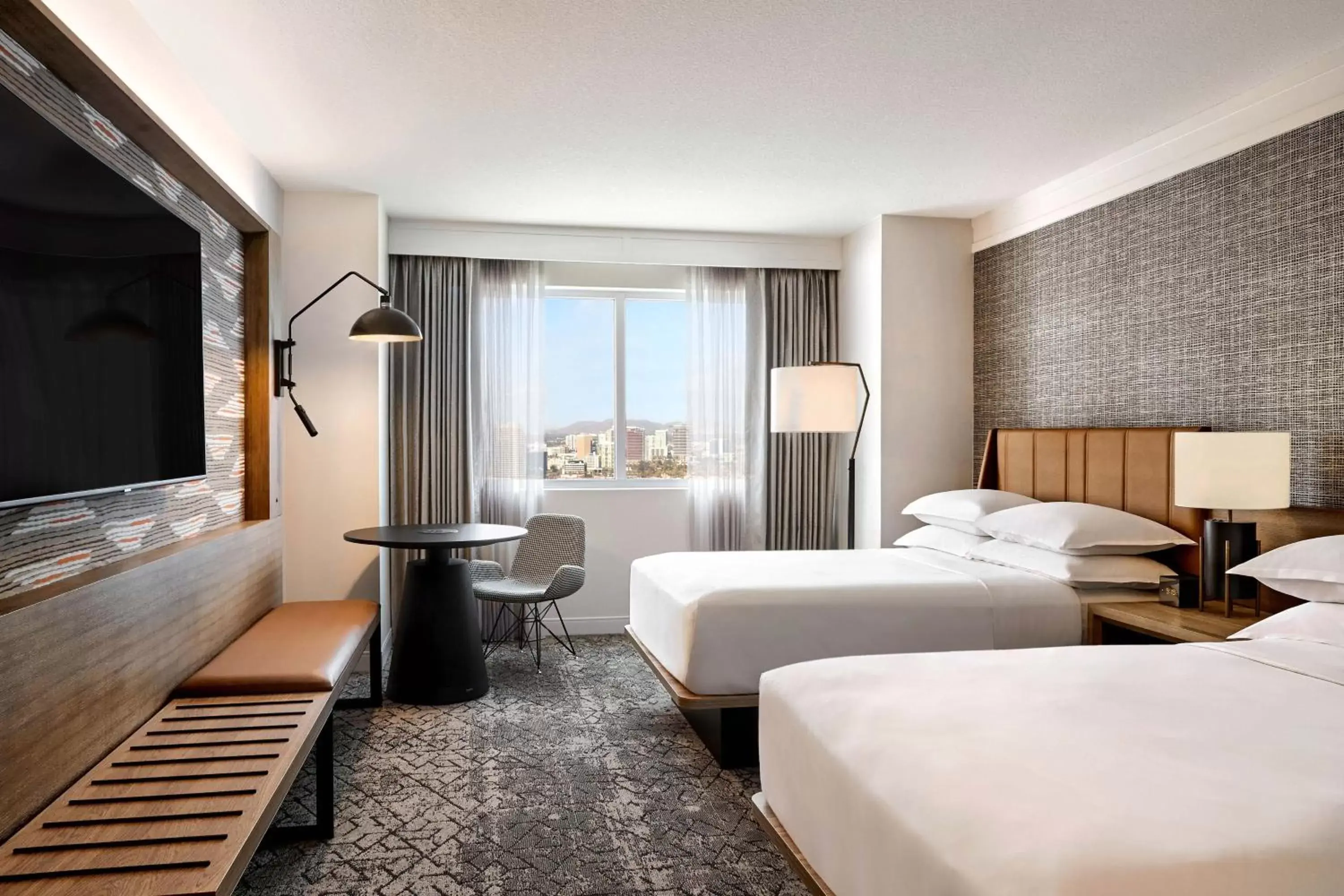 Double Room with Two Double Beds and Club Lounge Access - Mobility and Hearing Accessible with Tub in Sheraton Phoenix Downtown Double Room with Two Double Beds and Club Lounge Access - Mobility and Hearing Accessible with Tub in Sheraton Phoenix Downtown