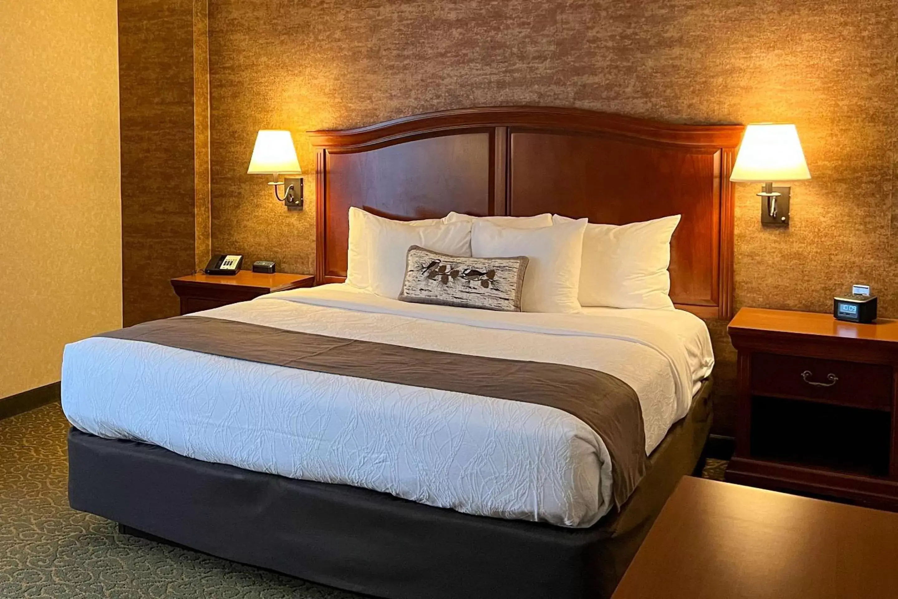 King Suite - Accessible/Non-Smoking in Maine Evergreen Hotel, Ascend Hotel Collection King Suite - Accessible/Non-Smoking in Maine Evergreen Hotel, Ascend Hotel Collection