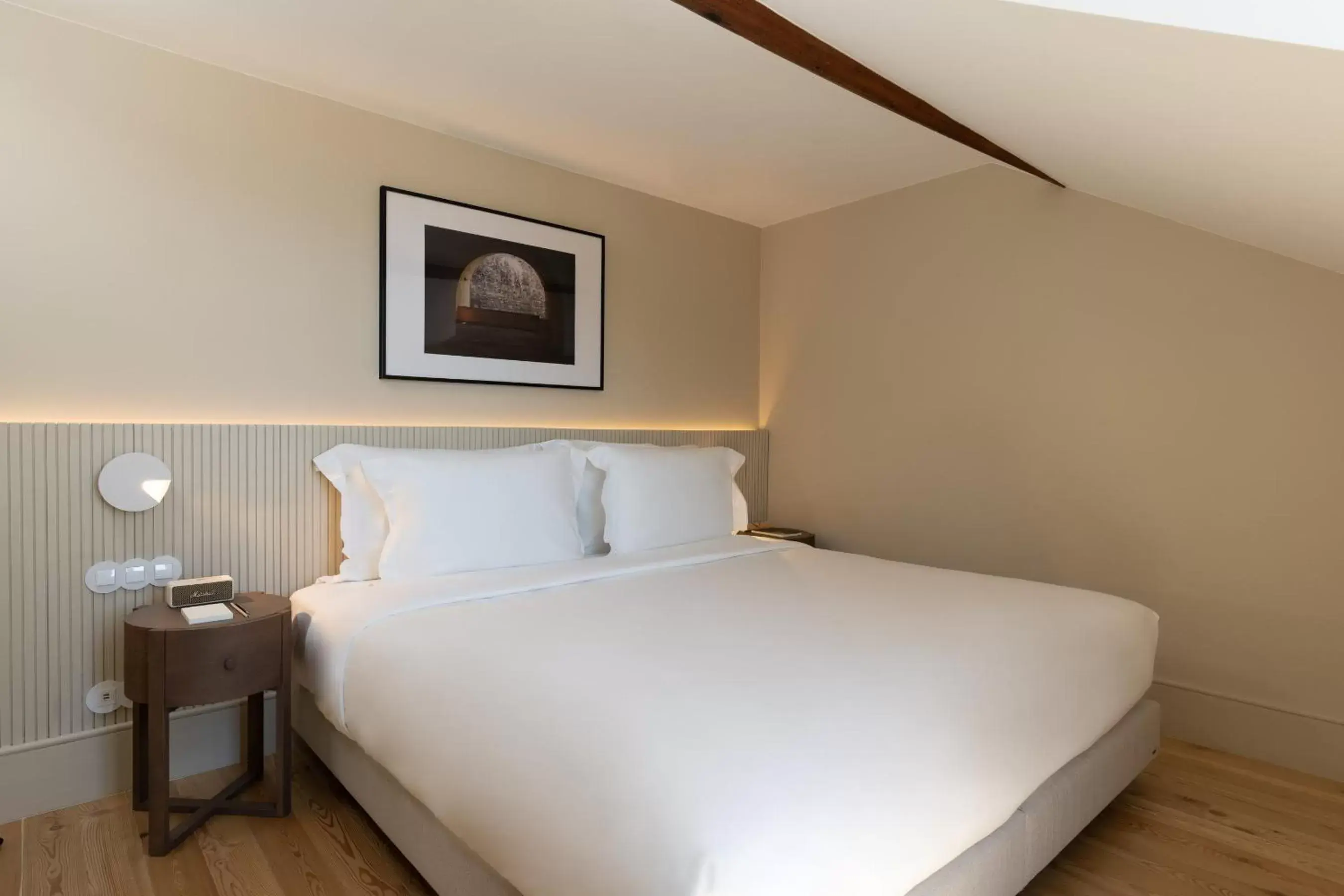 Attic Room (Ocean View) in Artsy Cascais Attic Room (Ocean View) in Artsy Cascais