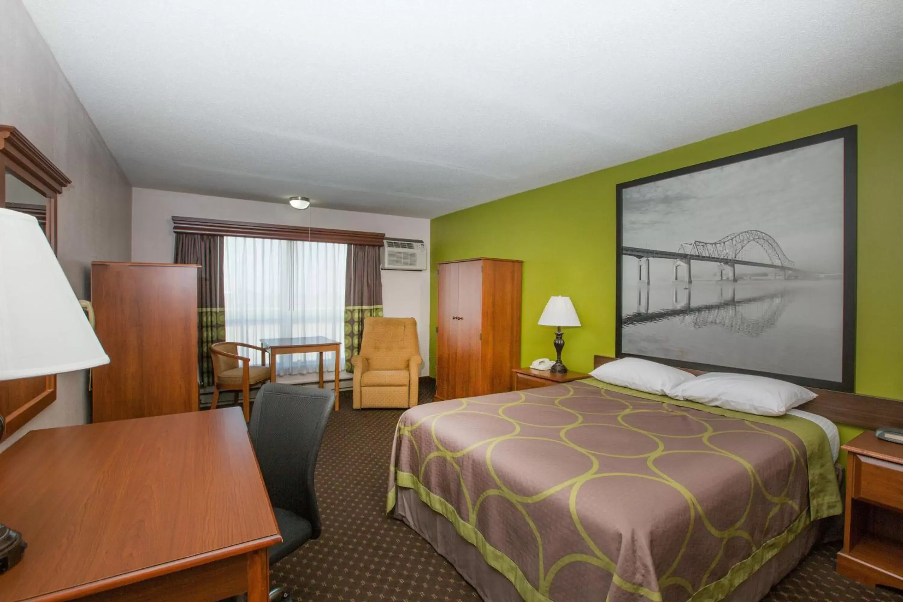 Standard Queen Room in Super 8 by Wyndham Williams Standard Queen Room in Super 8 by Wyndham Williams