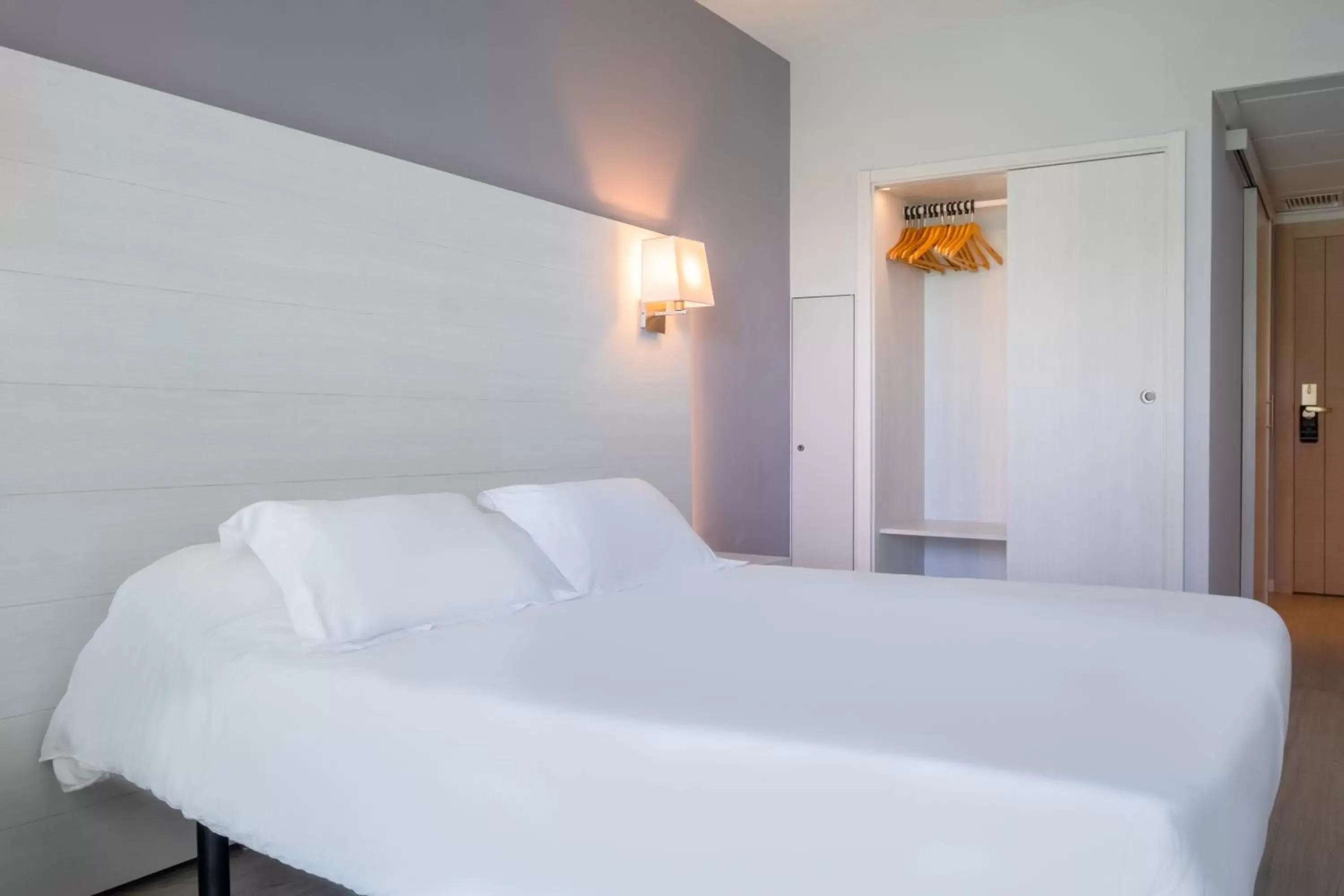 Single Room with Pool View - single occupancy in Helios Mallorca Hotel & Apartments Single Room with Pool View - single occupancy in Helios Mallorca Hotel & Apartments