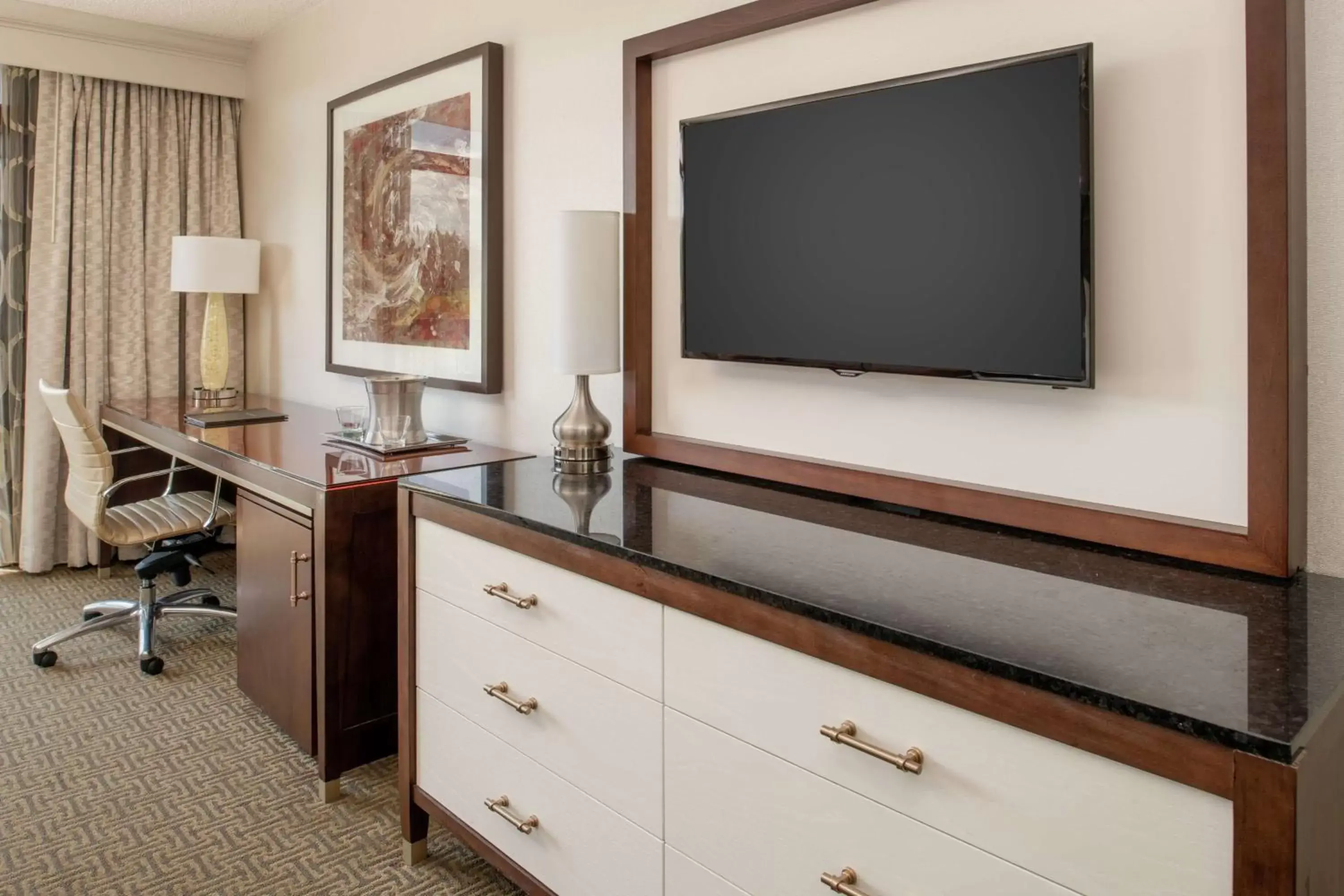 Two Queen Beds Hear Accessible Roll In Shower in Hilton Bellevue Two Queen Beds Hear Accessible Roll In Shower in Hilton Bellevue