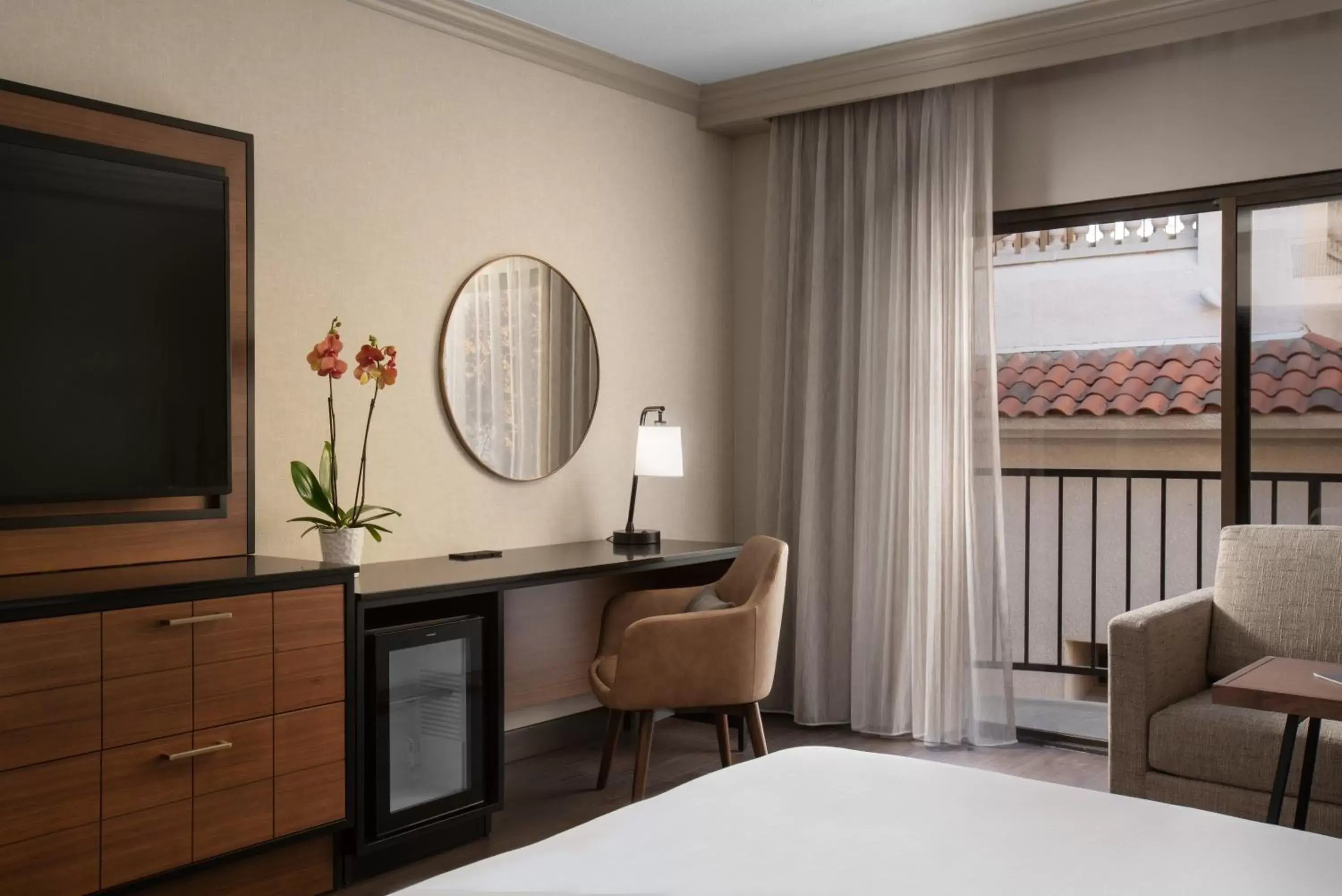 King Room with Balcony in Hyatt Regency Westlake King Room with Balcony in Hyatt Regency Westlake