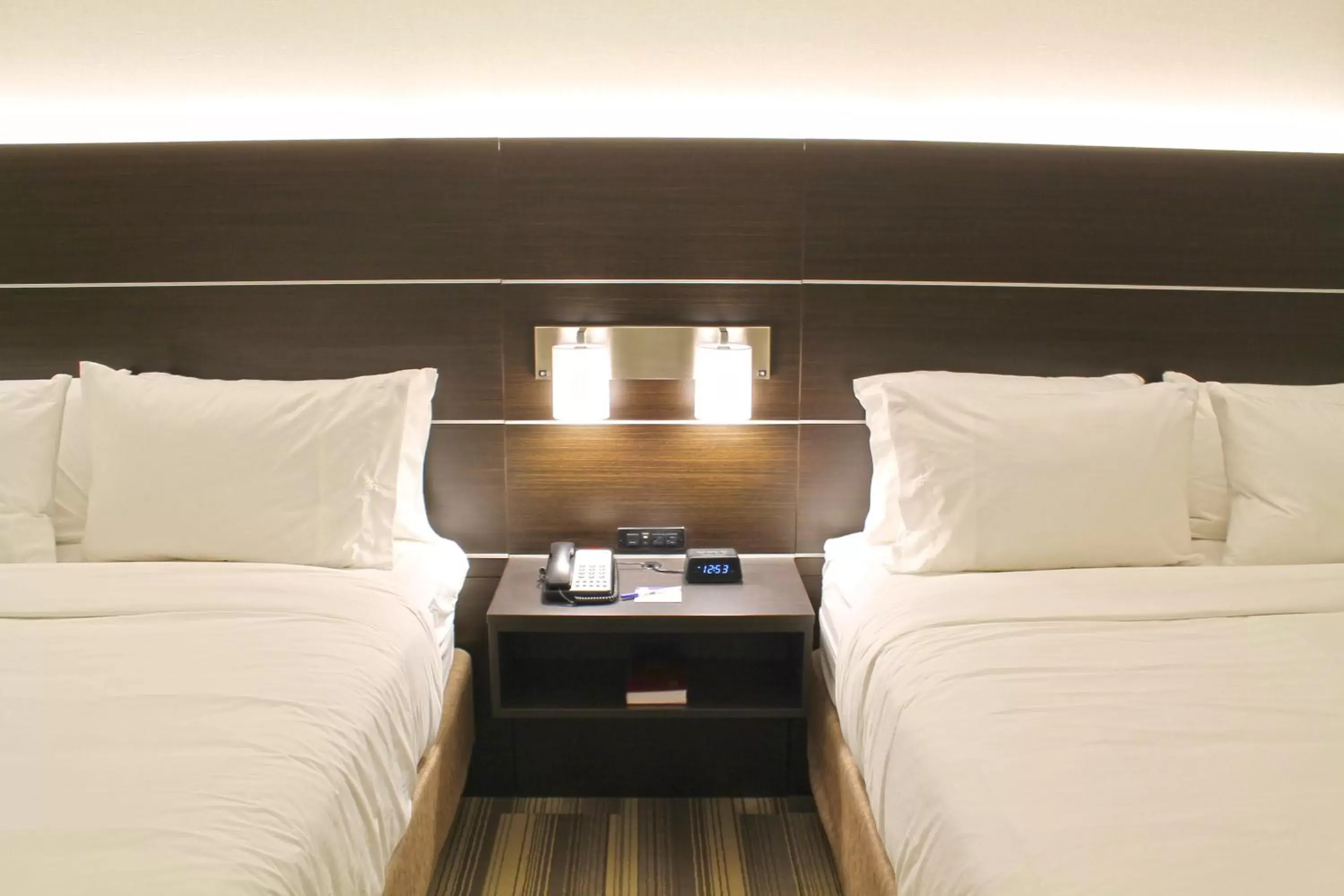 Queen Room with Two Queen Beds - Disability Access in Holiday Inn Express & Suites - St. Louis South - I-55 by IHG Queen Room with Two Queen Beds - Disability Access in Holiday Inn Express & Suites - St. Louis South - I-55 by IHG