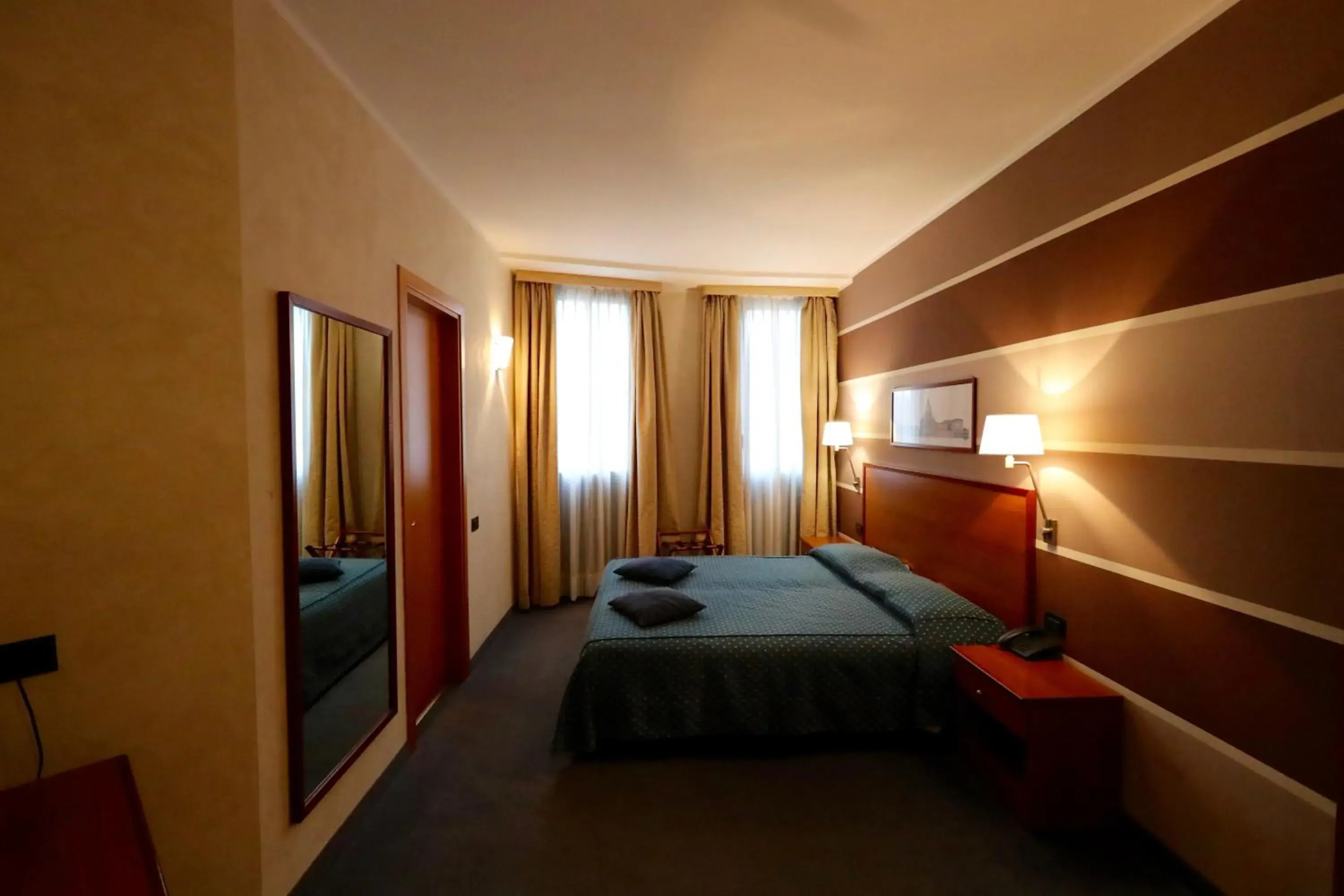 Comfort Double or Twin Room - single occupancy in Classic Hotel Tulipano Comfort Double or Twin Room - single occupancy in Classic Hotel Tulipano