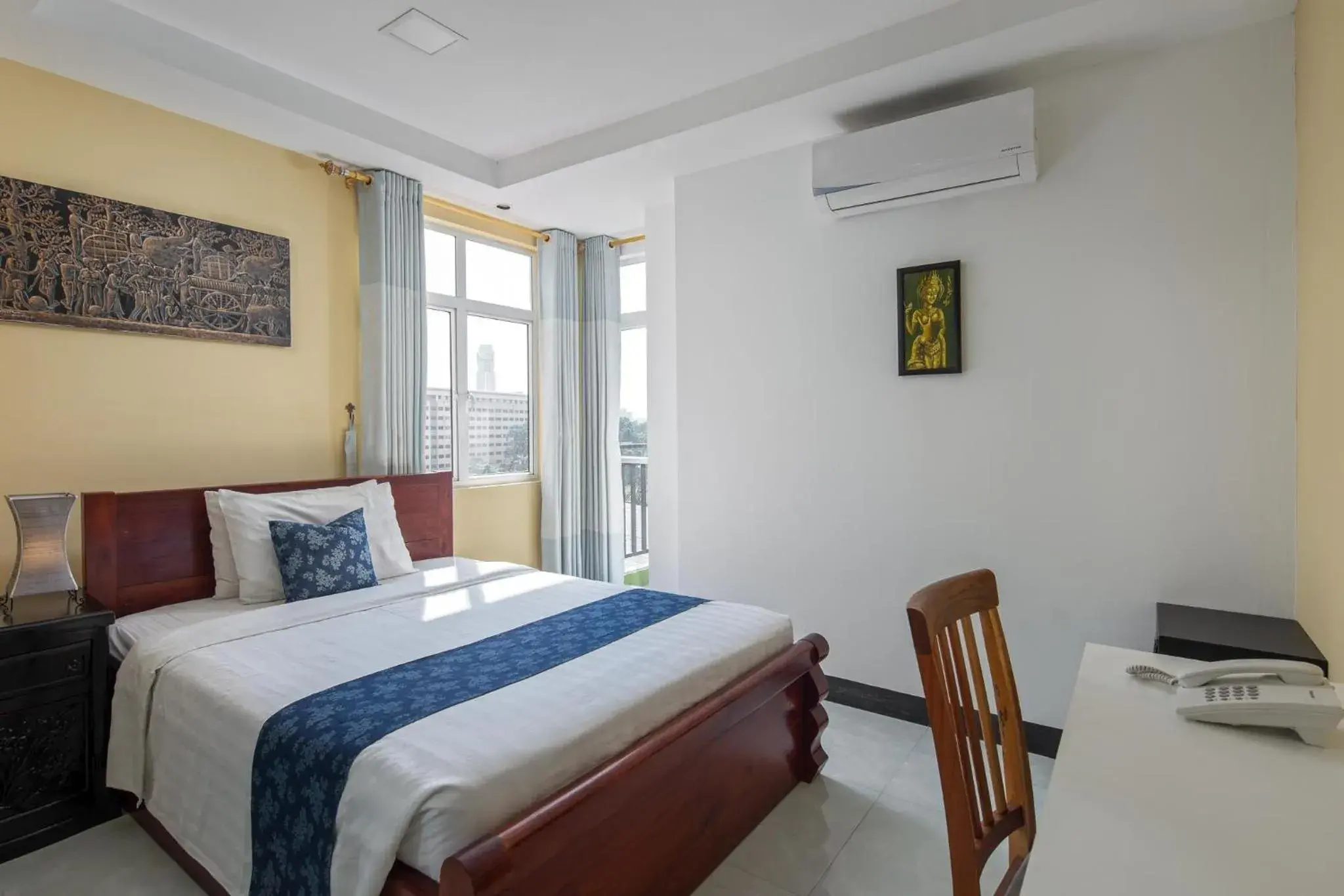 Standard Single Balcony City View - single occupancy in Botum Palace Hotel Standard Single Balcony City View - single occupancy in Botum Palace Hotel