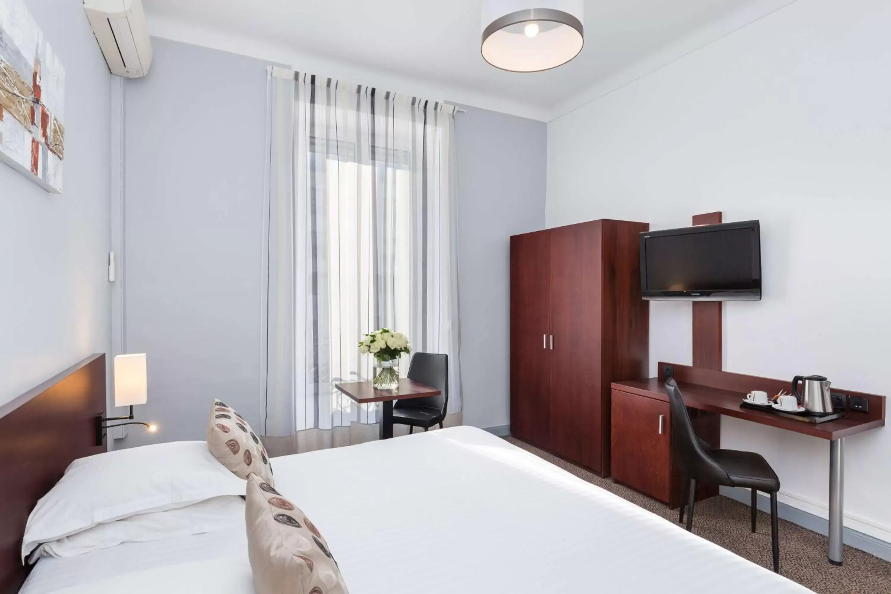 Deluxe Double Room in Best Western Plus Hôtel Brice Garden Nice Deluxe Double Room in Best Western Plus Hôtel Brice Garden Nice