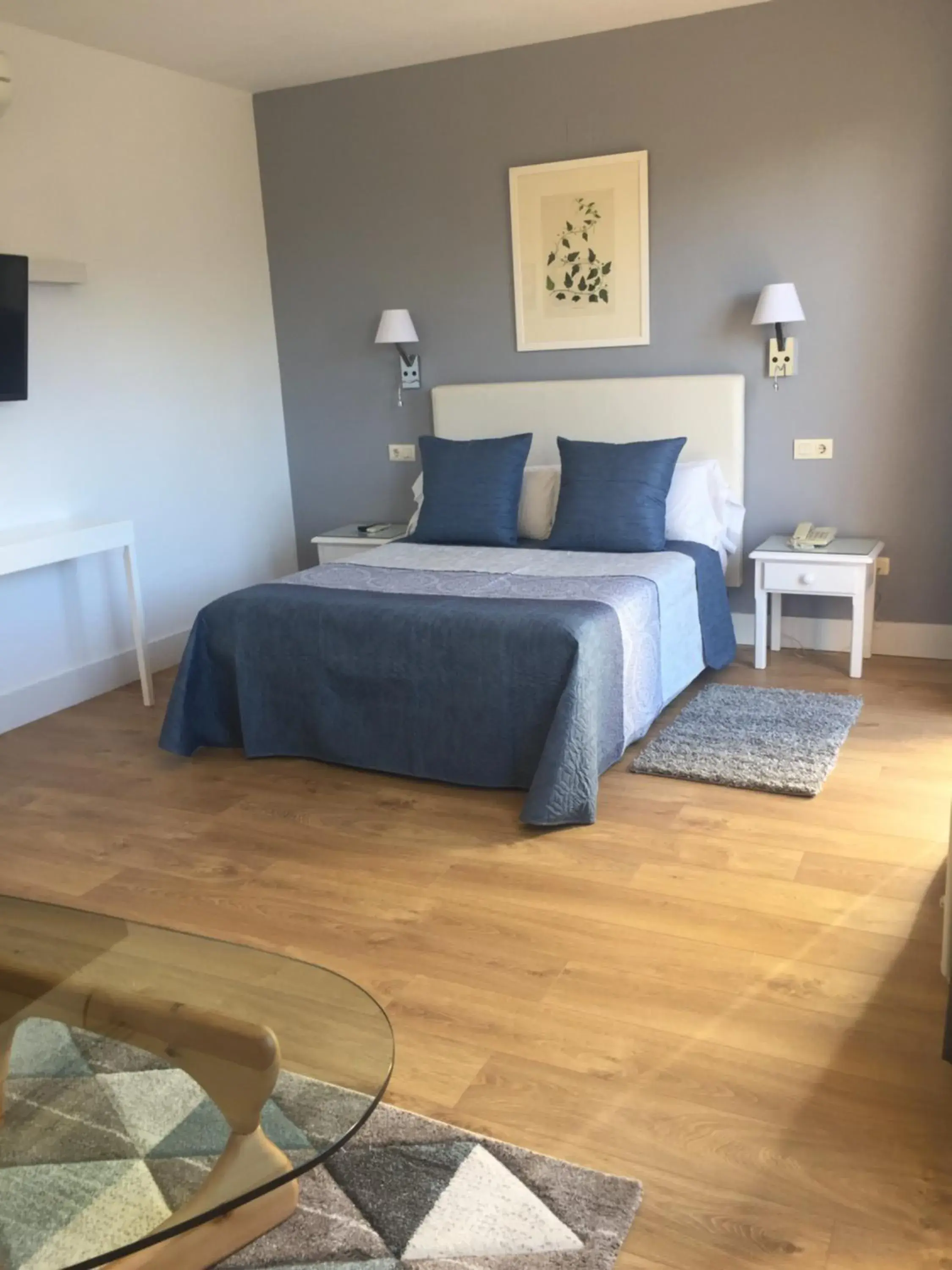 Superior Double Room with Mountain View in Hotel Leonor de Aquitania Superior Double Room with Mountain View in Hotel Leonor de Aquitania