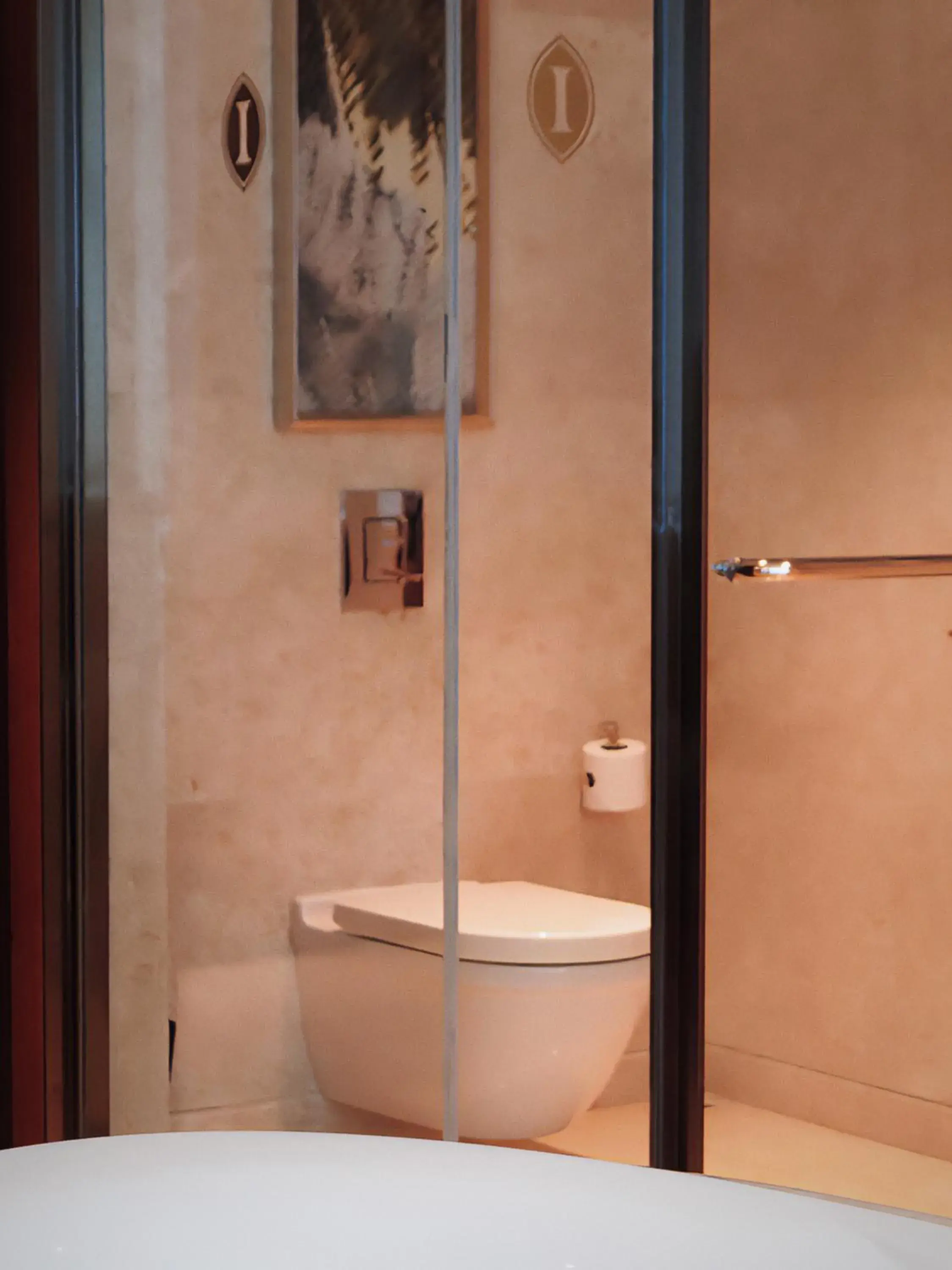 Premium King Room with Balcony in InterContinental Changsha Premium King Room with Balcony in InterContinental Changsha