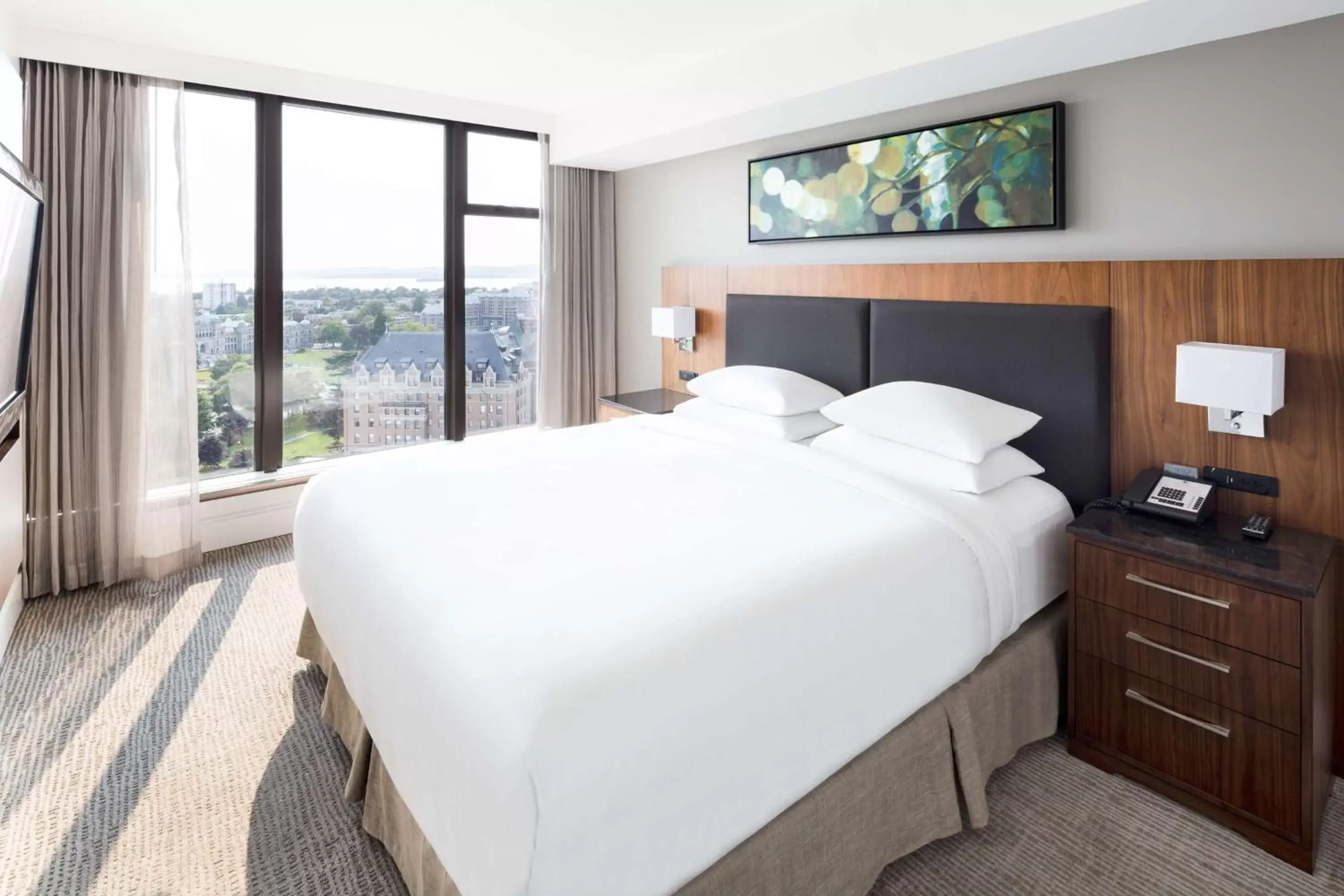 Two-Bedroom Suite with Two King Beds - City View in DoubleTree by Hilton Hotel & Suites Victoria Two-Bedroom Suite with Two King Beds - City View in DoubleTree by Hilton Hotel & Suites Victoria