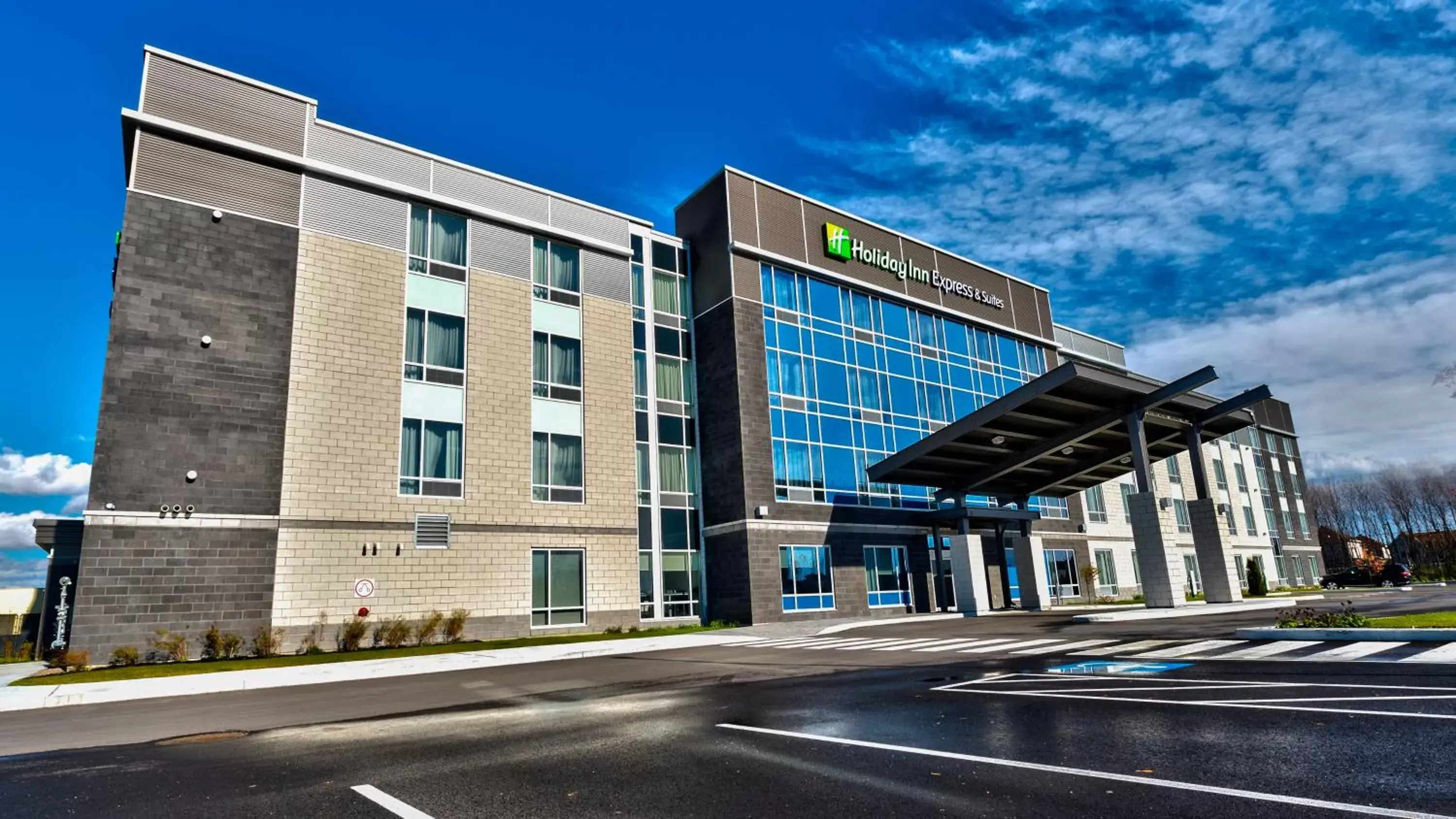 Holiday Inn Express & Suites Vaudreuil-Dorion by IHG Holiday Inn Express & Suites Vaudreuil-Dorion by IHG