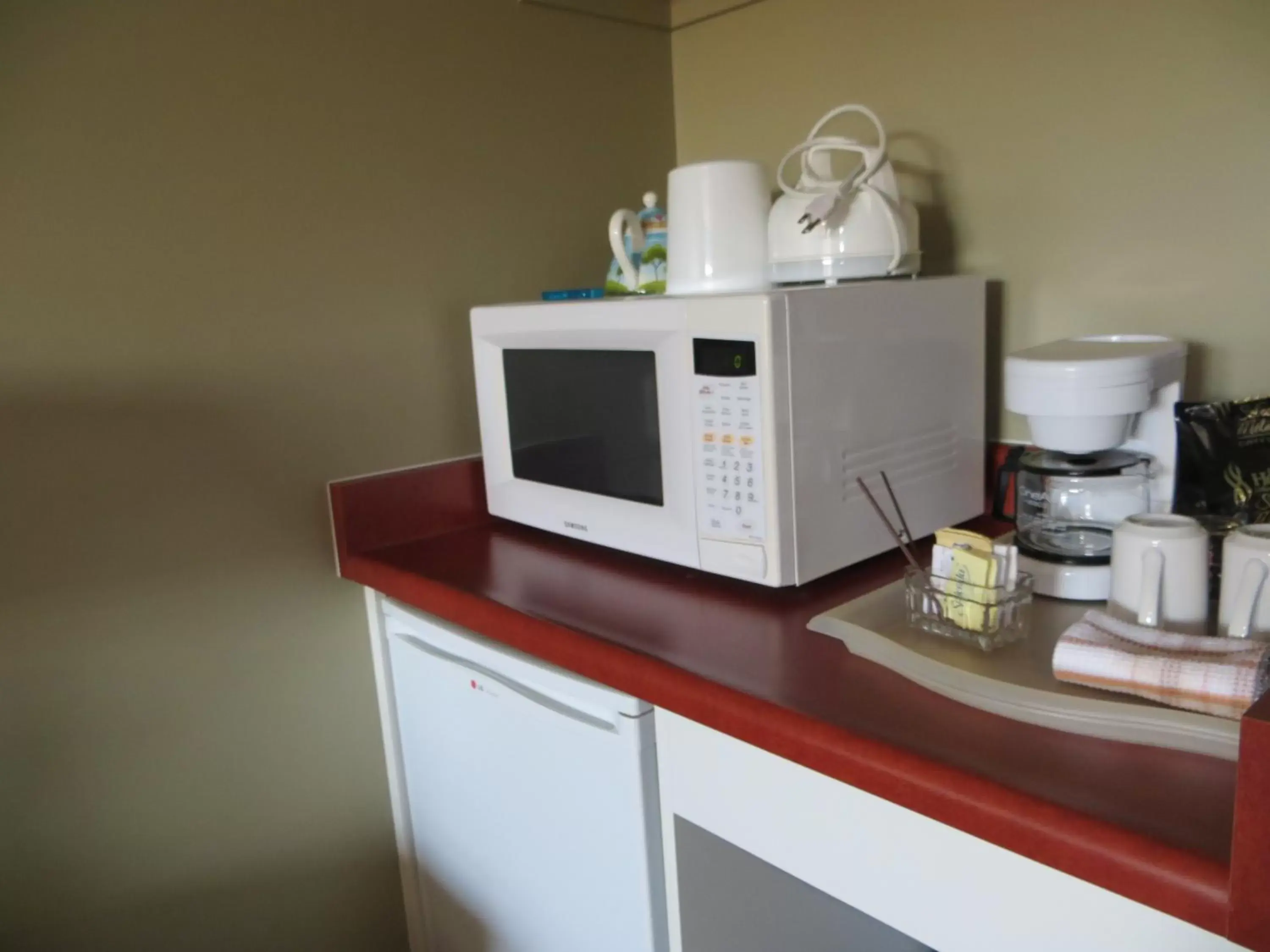 Deluxe Queen Room in Village Creek Country Inn Deluxe Queen Room in Village Creek Country Inn