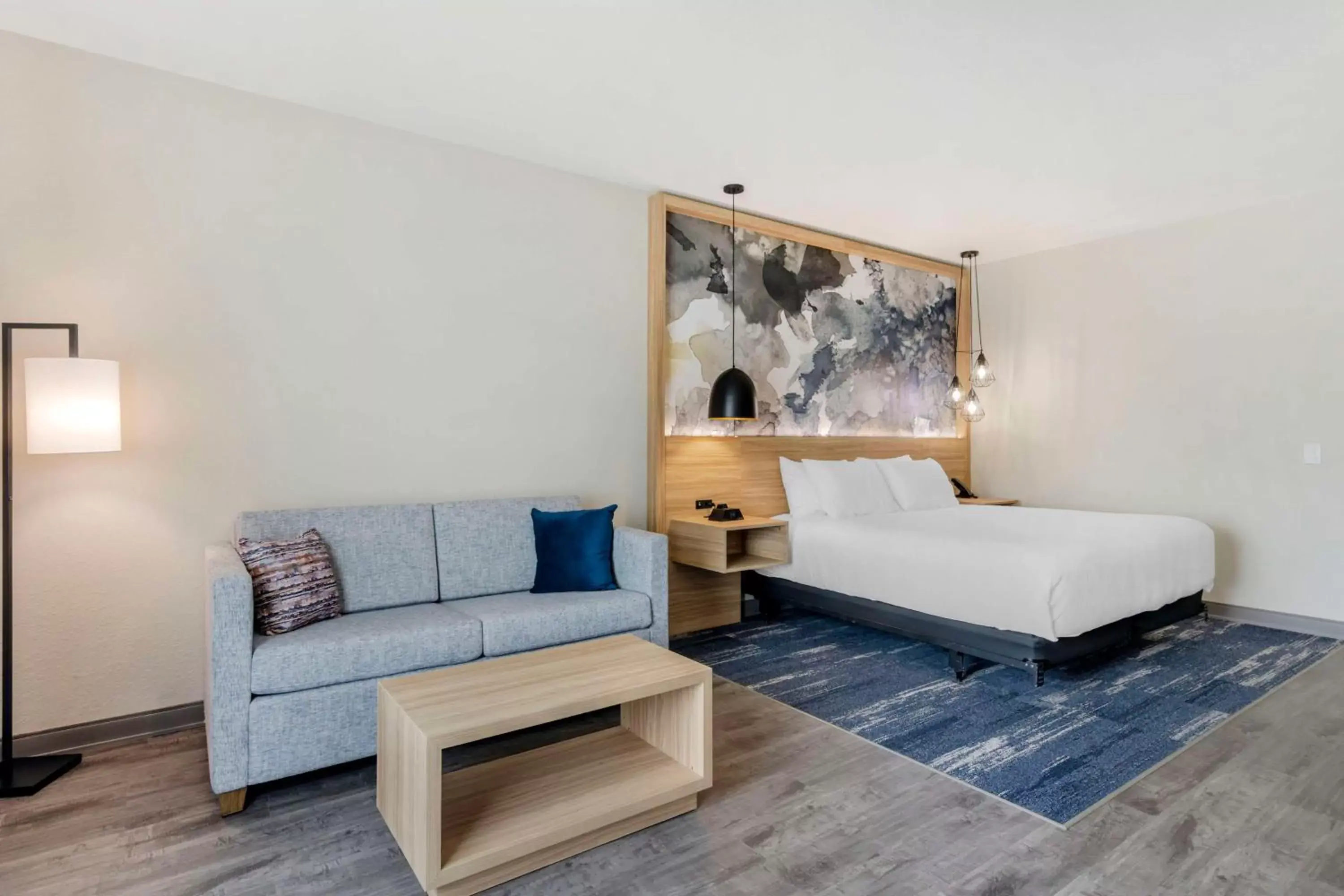 King Suite with Bath Tub and Sofa Bed - Mobility Accessible/Non-Smoking in Best Western Plus Winter Haven Inn & Suites King Suite with Bath Tub and Sofa Bed - Mobility Accessible/Non-Smoking in Best Western Plus Winter Haven Inn & Suites