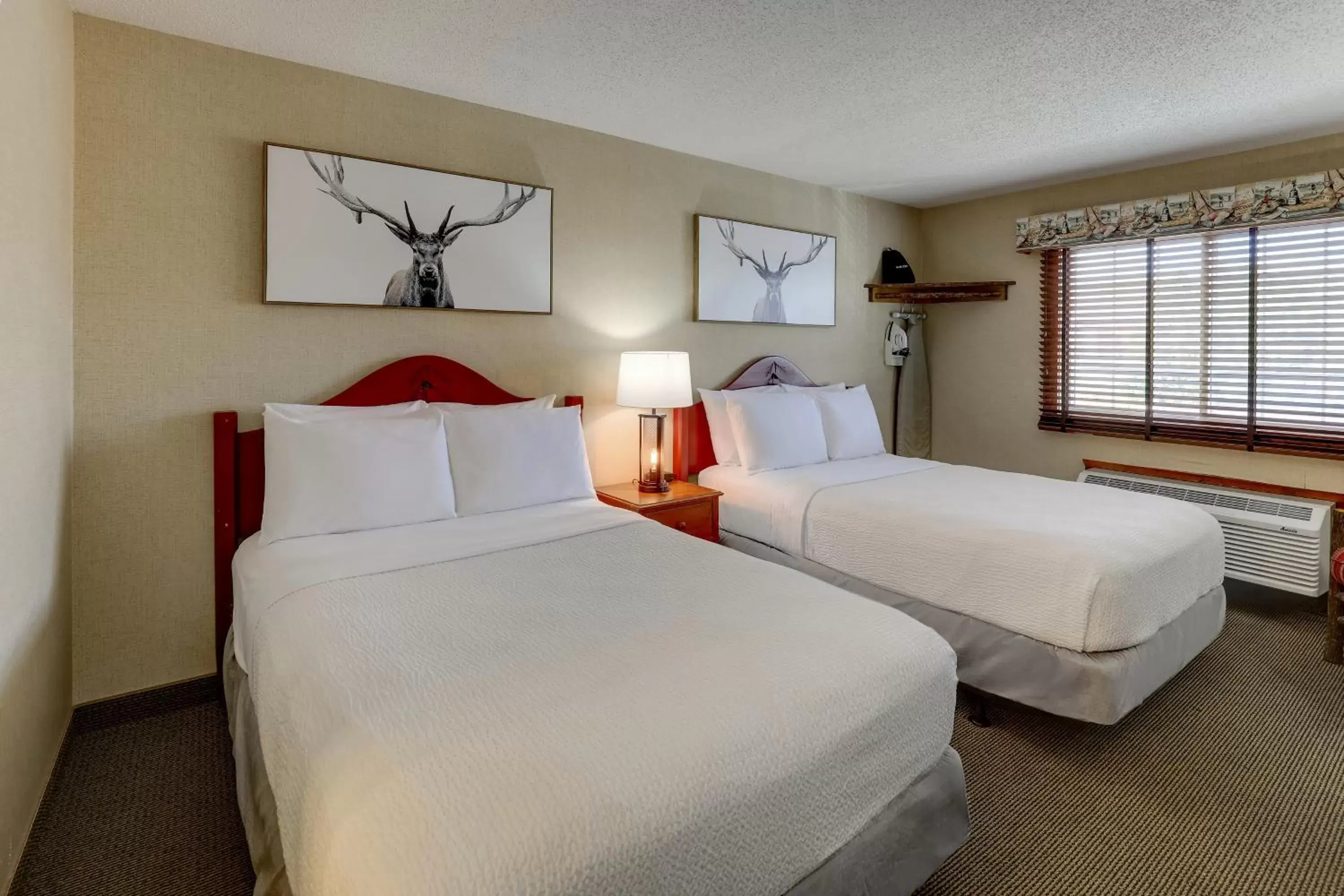 Deluxe Double Room with Two Double Beds in Stoney Creek lnn Galena Deluxe Double Room with Two Double Beds in Stoney Creek lnn Galena