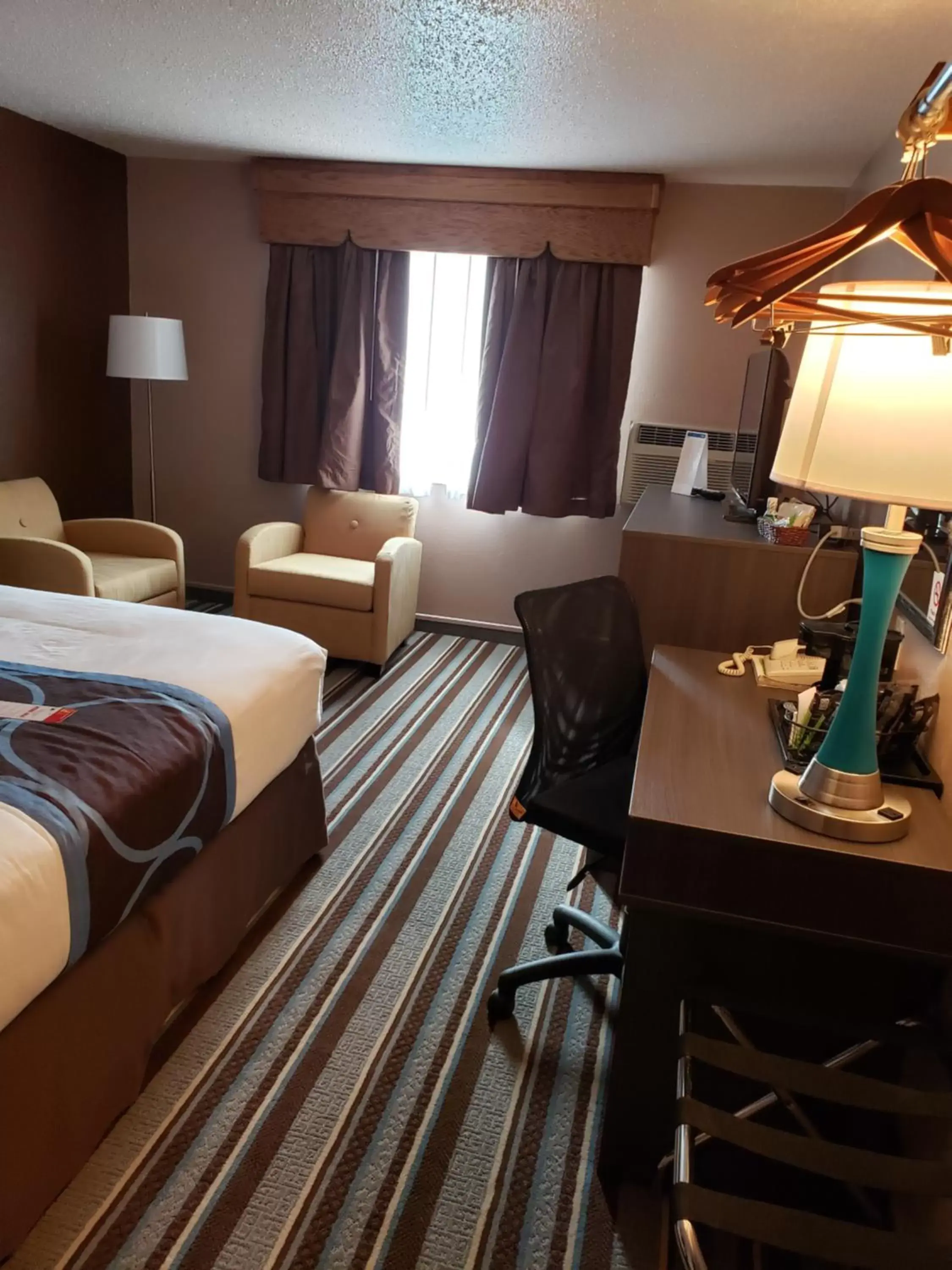 Queen Room with Bath Tub - Mobility Accessible/Non-Smoking in Super 8 by Wyndham North Platte Queen Room with Bath Tub - Mobility Accessible/Non-Smoking in Super 8 by Wyndham North Platte