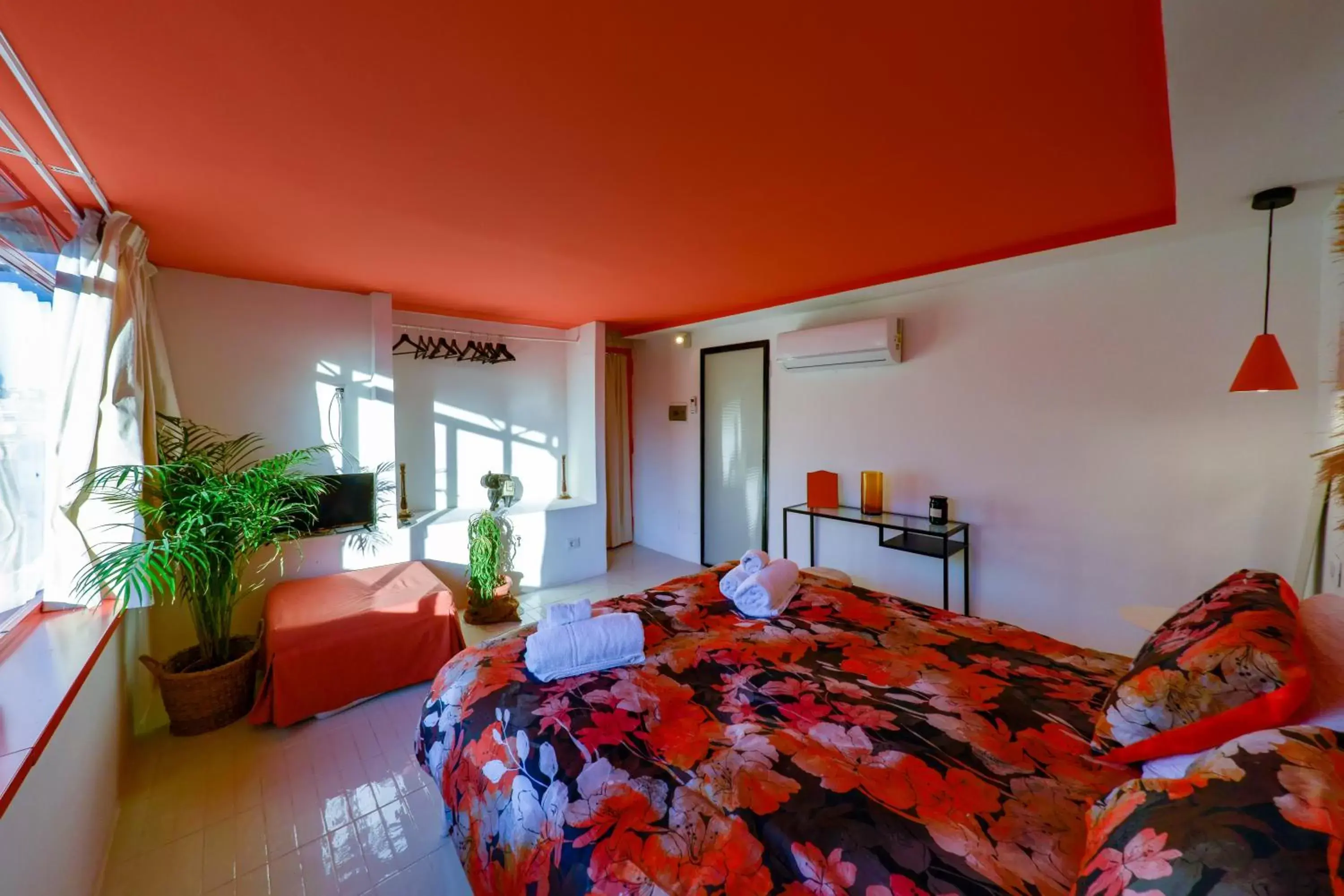 Deluxe Room in B&B Toledo Panoramic Rooftop with terrace Deluxe Room in B&B Toledo Panoramic Rooftop with terrace