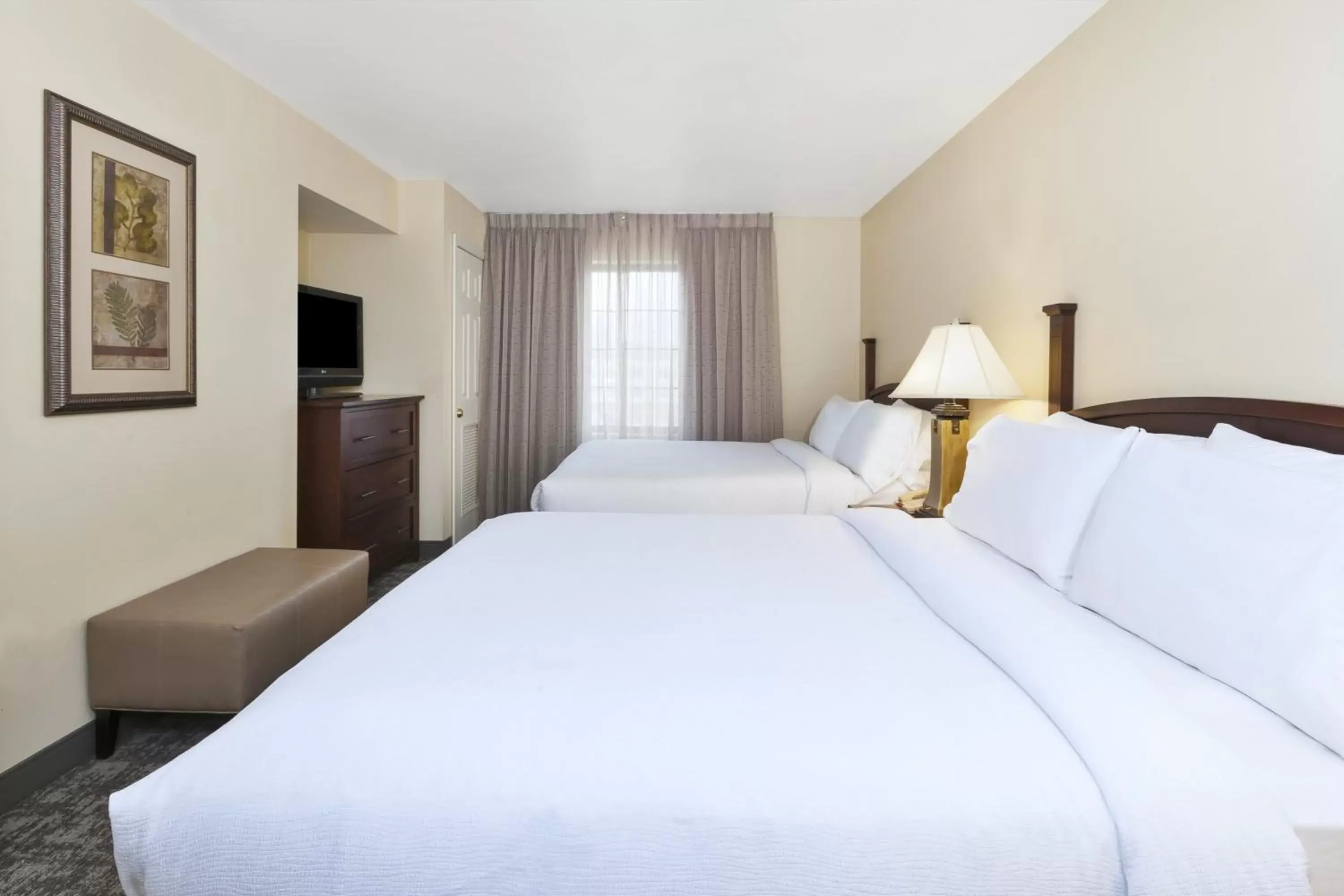 Queen Room - Hearing Accessible - Non-Smoking in Staybridge Suites Lansing-Okemos by IHG Queen Room - Hearing Accessible - Non-Smoking in Staybridge Suites Lansing-Okemos by IHG