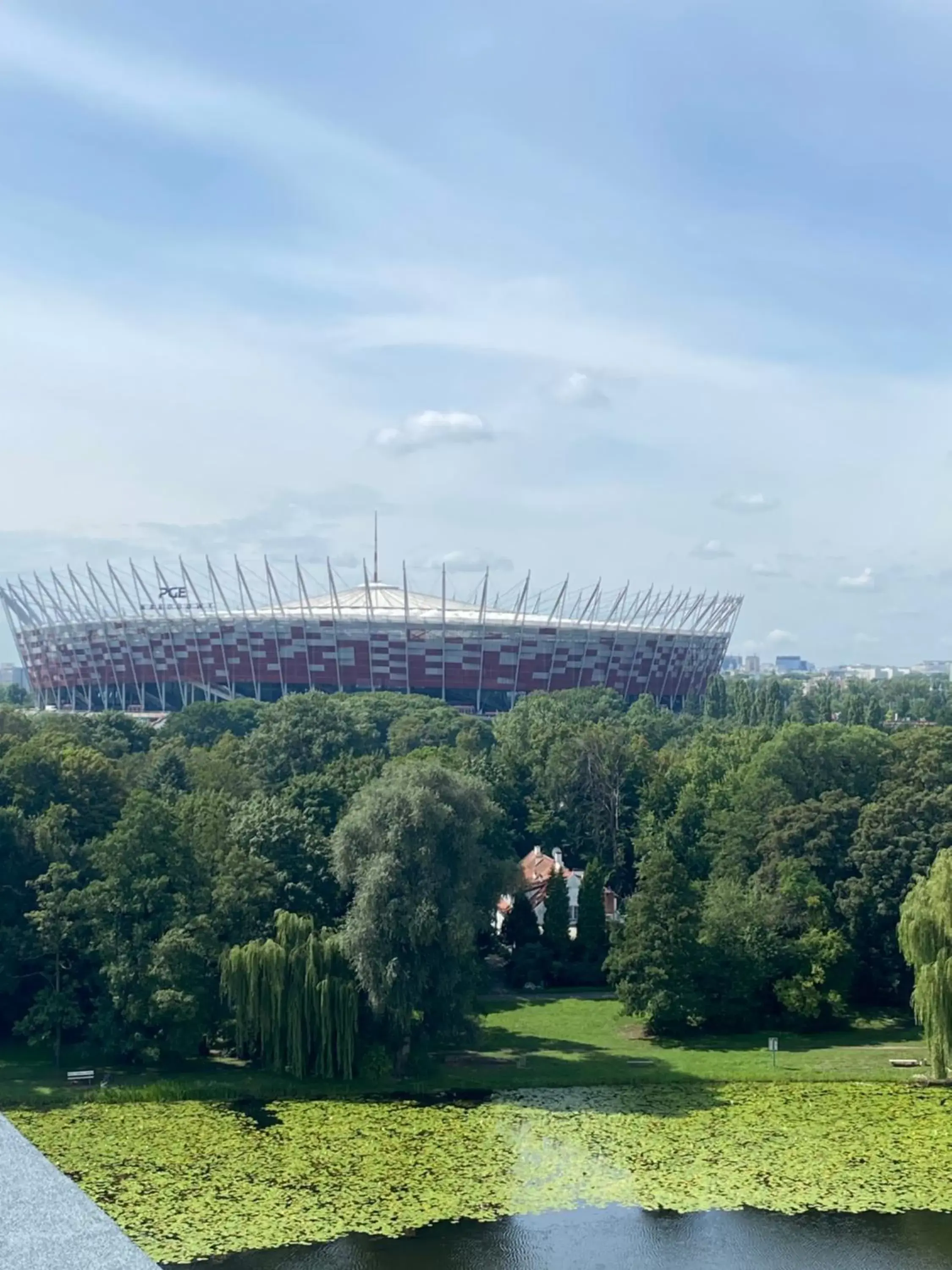 Dedek Park - historyczny dworek w pięknym Parku Skaryszewskim obok Stadionu Narodowego Dedek Park - historyczny dworek w pięknym Parku Skaryszewskim obok Stadionu Narodowego