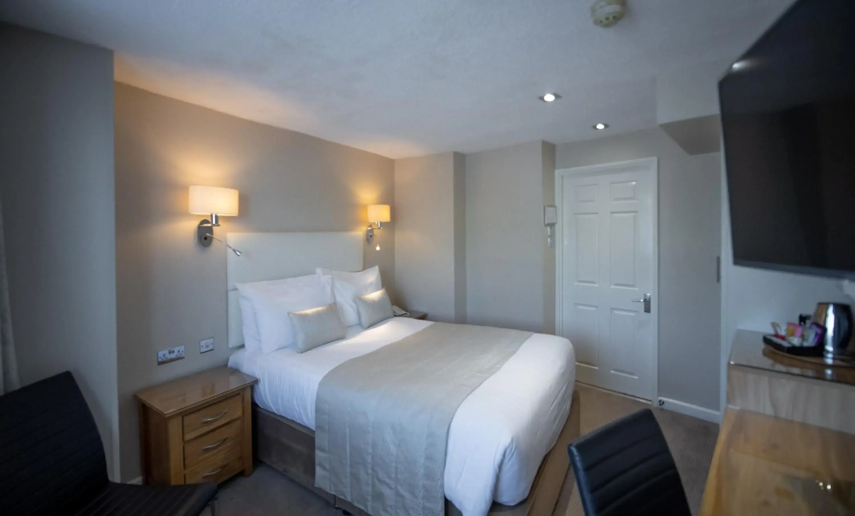 Double Room - Ground Floor in The Devon Hotel Double Room - Ground Floor in The Devon Hotel