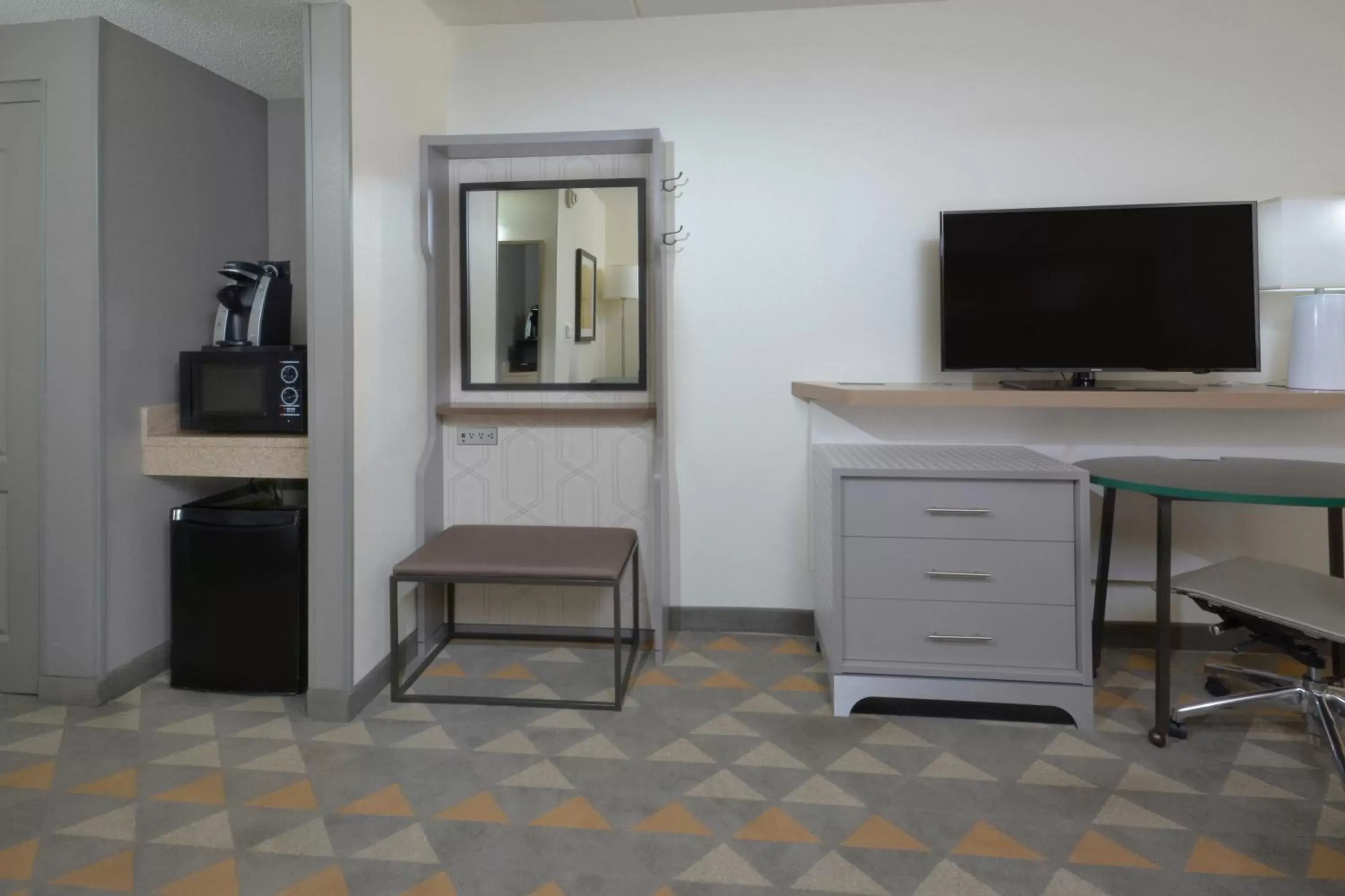 Standard Room in Holiday Inn Raleigh Durham Airport by IHG Standard Room in Holiday Inn Raleigh Durham Airport by IHG