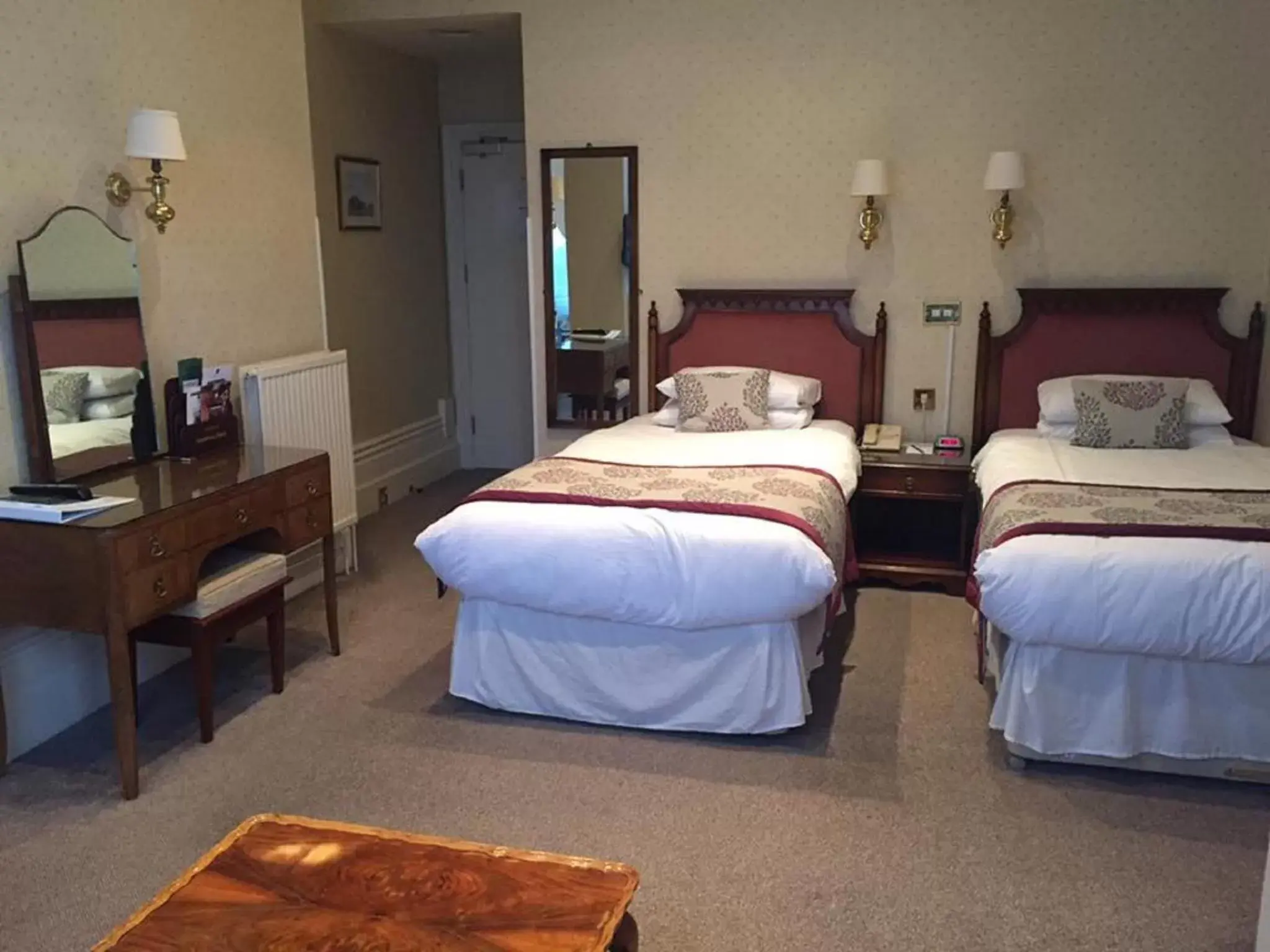 Standard Twin Room in The Lansdowne, Eastbourne Standard Twin Room in The Lansdowne, Eastbourne