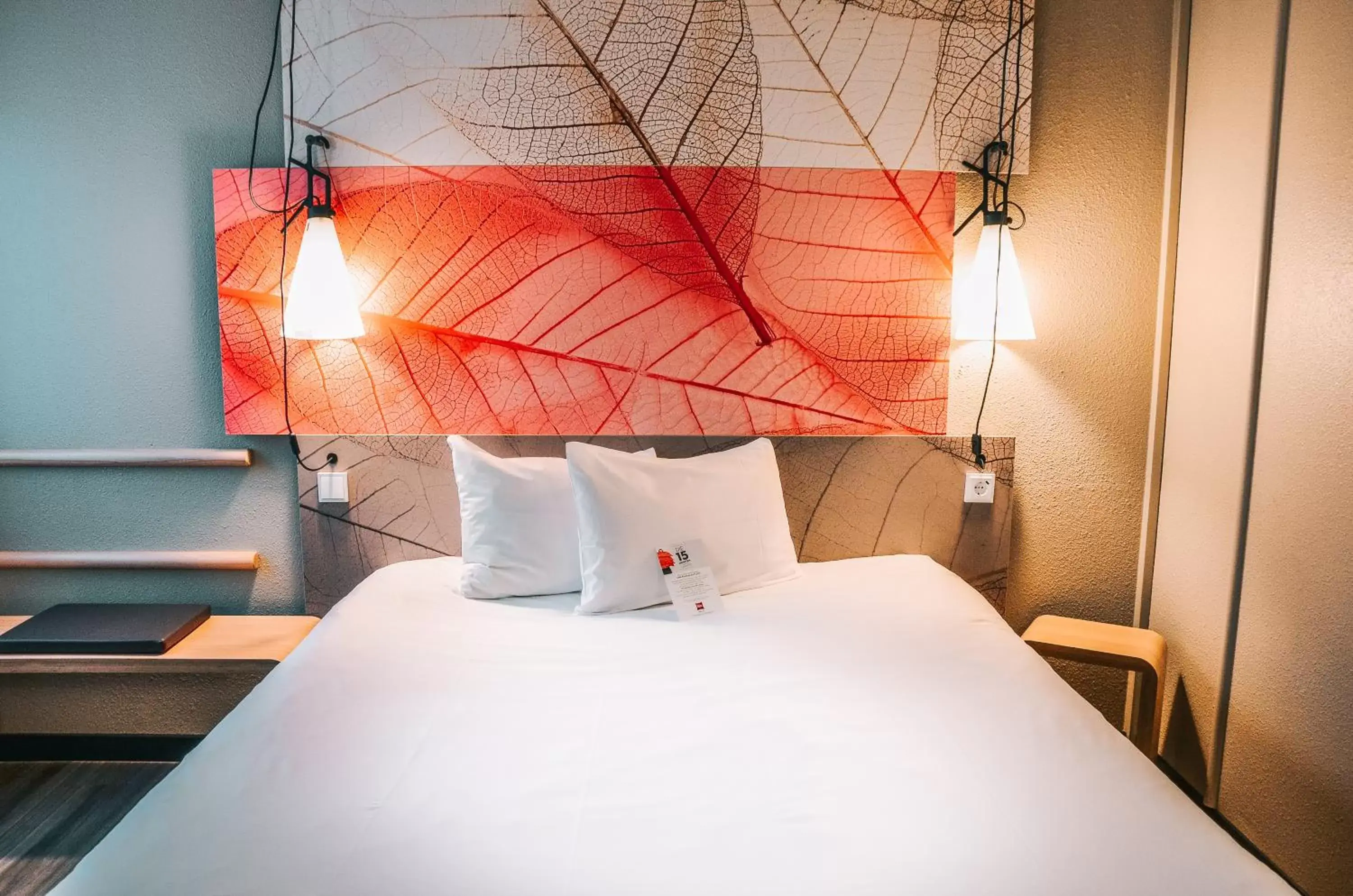 Standard Double or Twin Room in ibis Hotel Frankfurt Airport Standard Double or Twin Room in ibis Hotel Frankfurt Airport