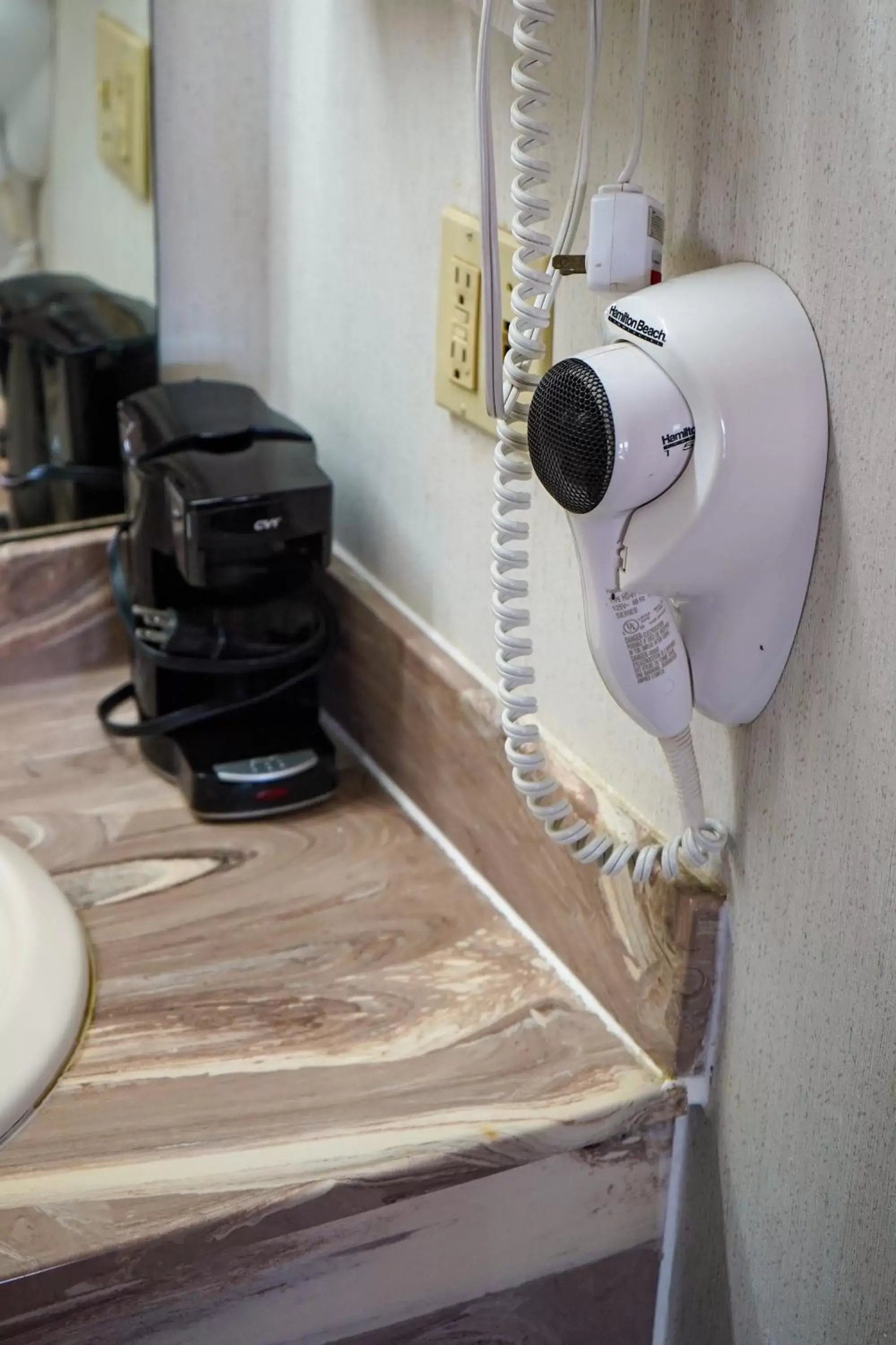 Queen Room with Two Queen Beds in Sunset Inn Clarksville Queen Room with Two Queen Beds in Sunset Inn Clarksville