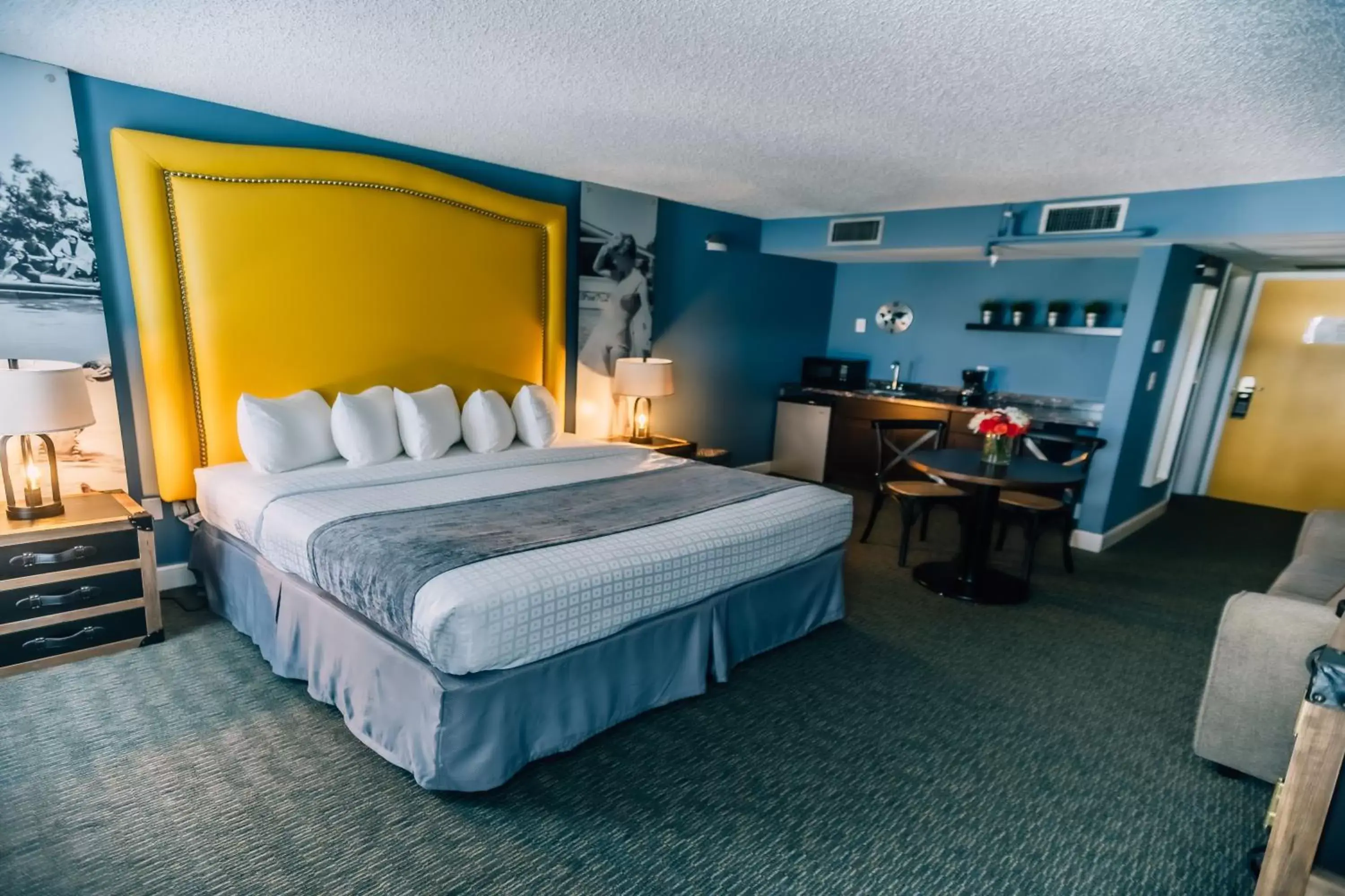 King Suite with Sofa Bed in Hollander Hotel - Downtown St. Petersburg King Suite with Sofa Bed in Hollander Hotel - Downtown St. Petersburg