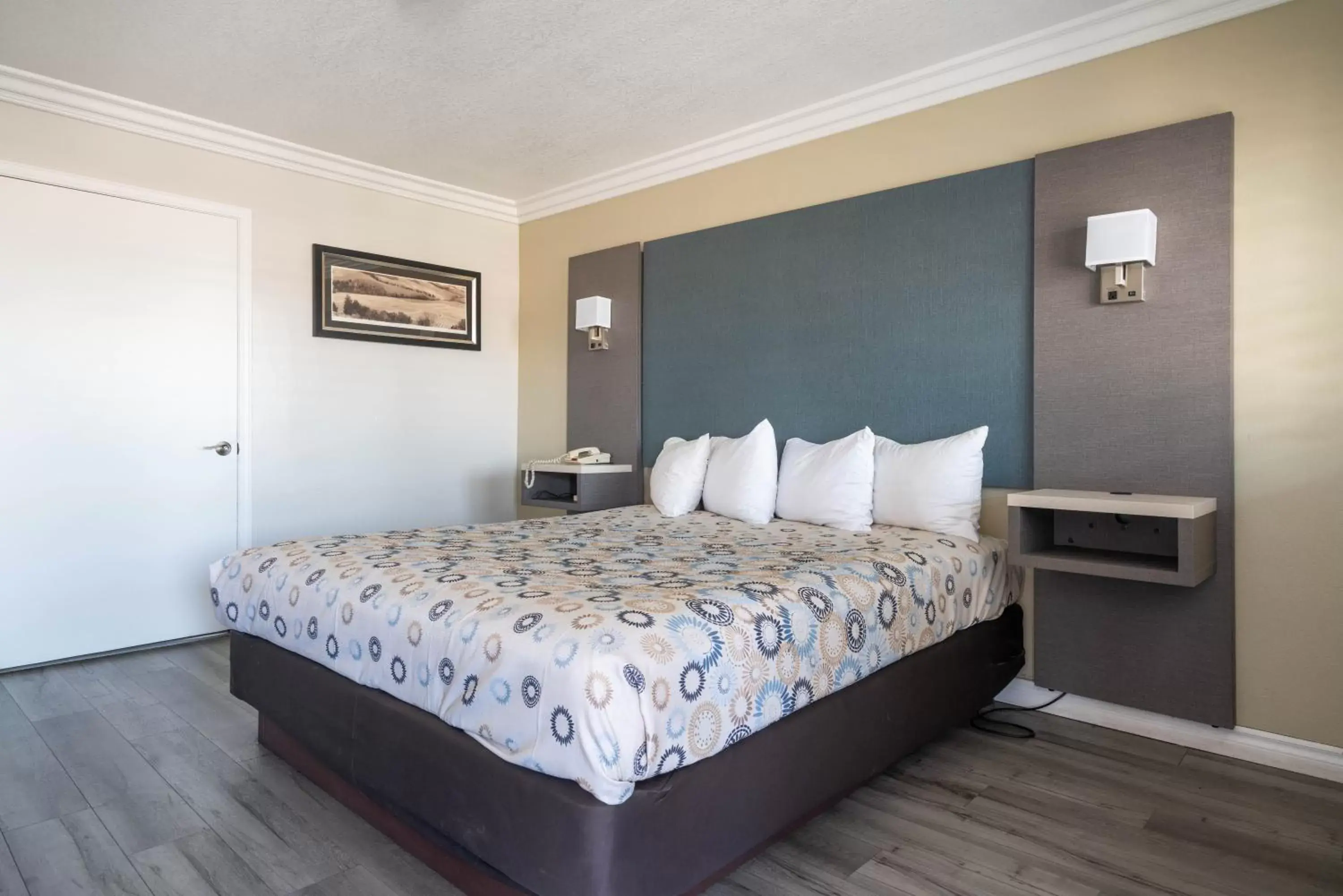 King Room - Disability Access in Solaire Inn & Suites King Room - Disability Access in Solaire Inn & Suites