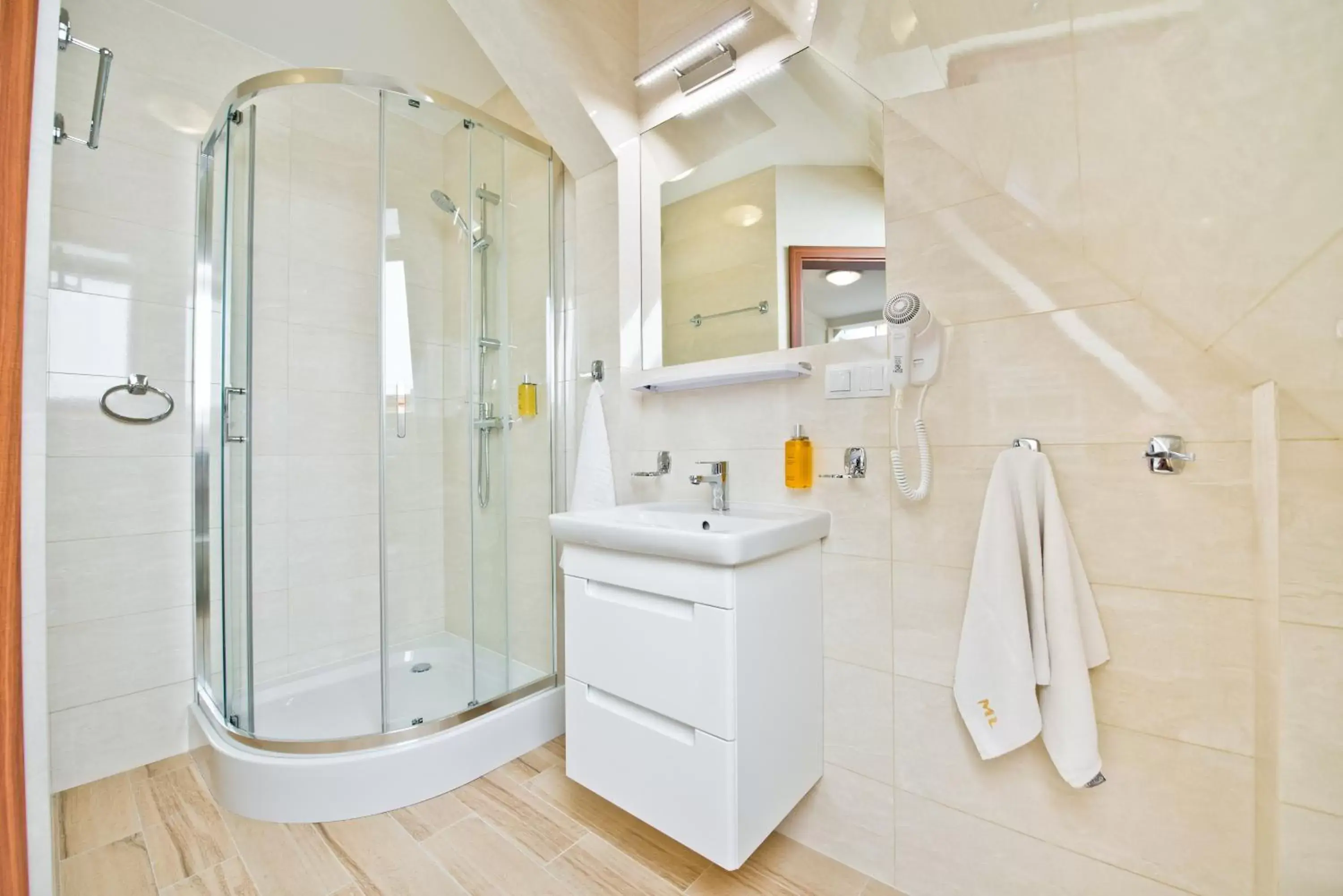 Standard Triple Room in Hotel Mona Lisa Wellness & Spa Standard Triple Room in Hotel Mona Lisa Wellness & Spa