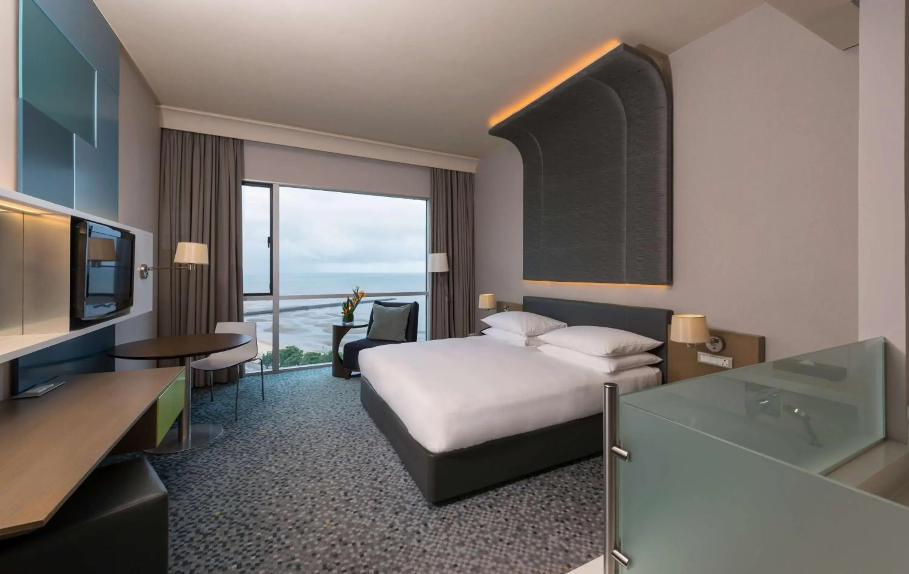 Premium Room with Sea View - single occupancy in Radisson Blu Hotel & Residence Maputo Premium Room with Sea View - single occupancy in Radisson Blu Hotel & Residence Maputo