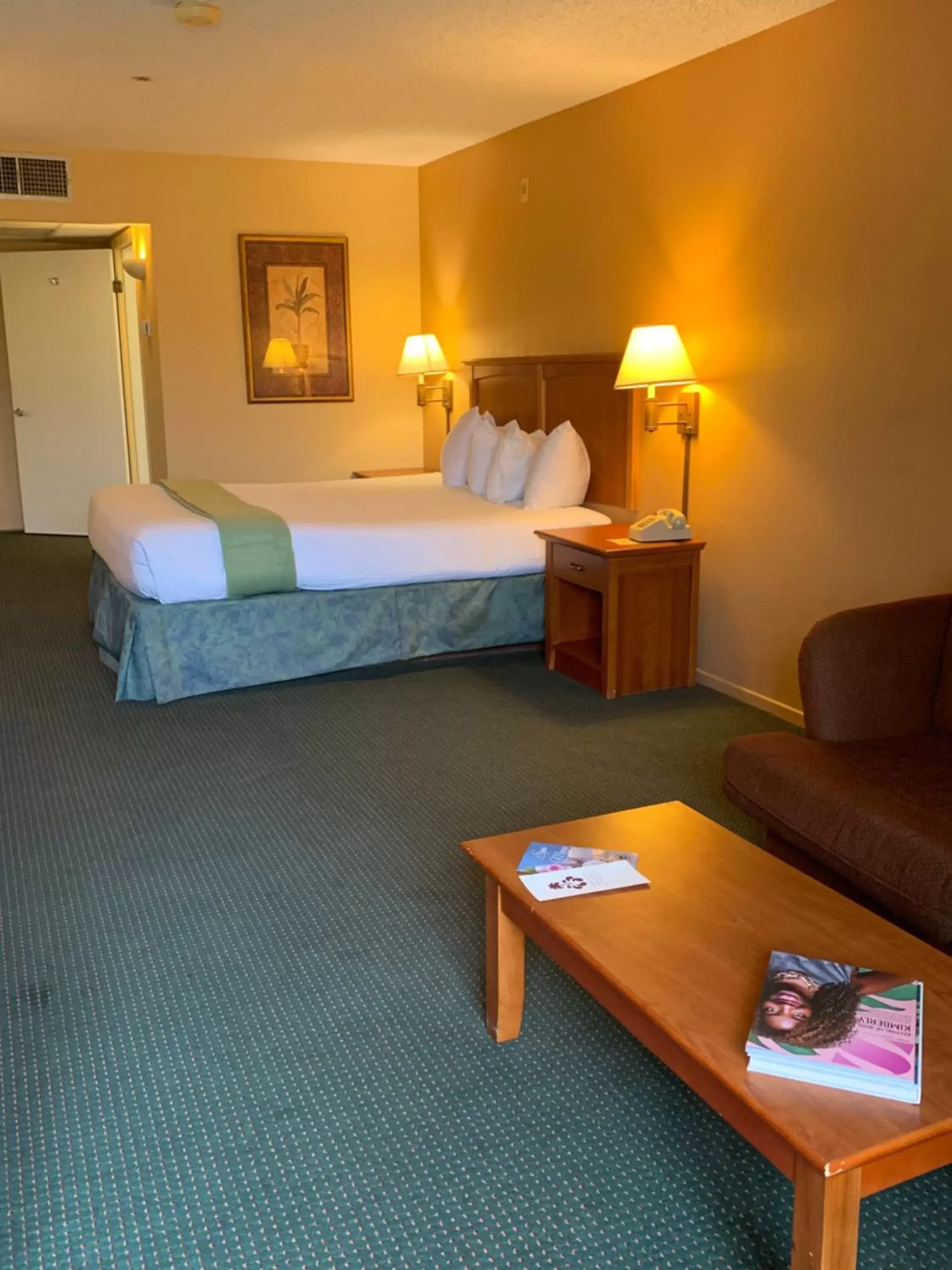 Deluxe King Room with Mountain View in Miracle Springs Resort and Spa Deluxe King Room with Mountain View in Miracle Springs Resort and Spa