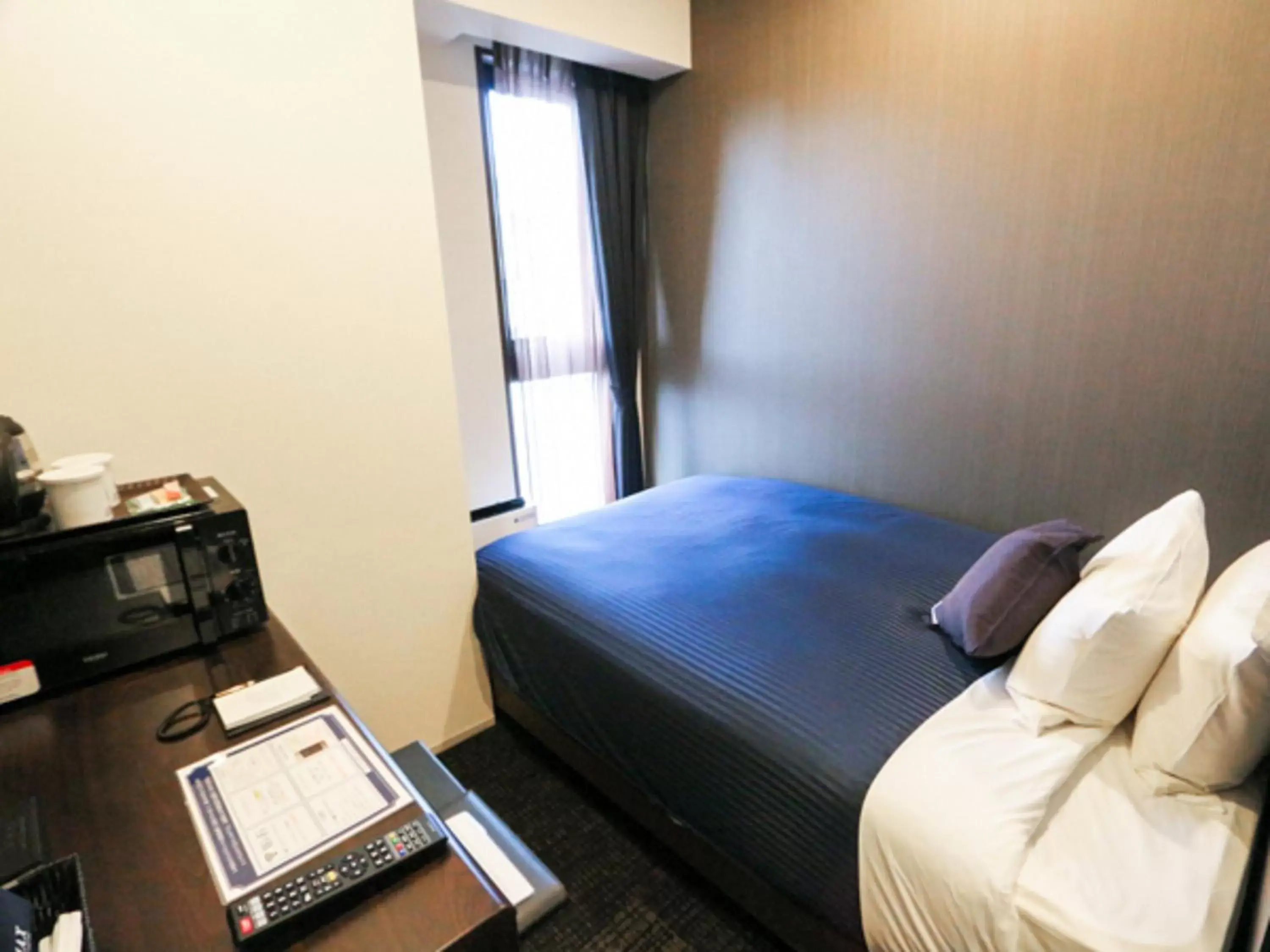 Double Room with Small Double Bed - single occupancy - Smoking in HOTEL LiVEMAX Shinjuku EAST Double Room with Small Double Bed - single occupancy - Smoking in HOTEL LiVEMAX Shinjuku EAST