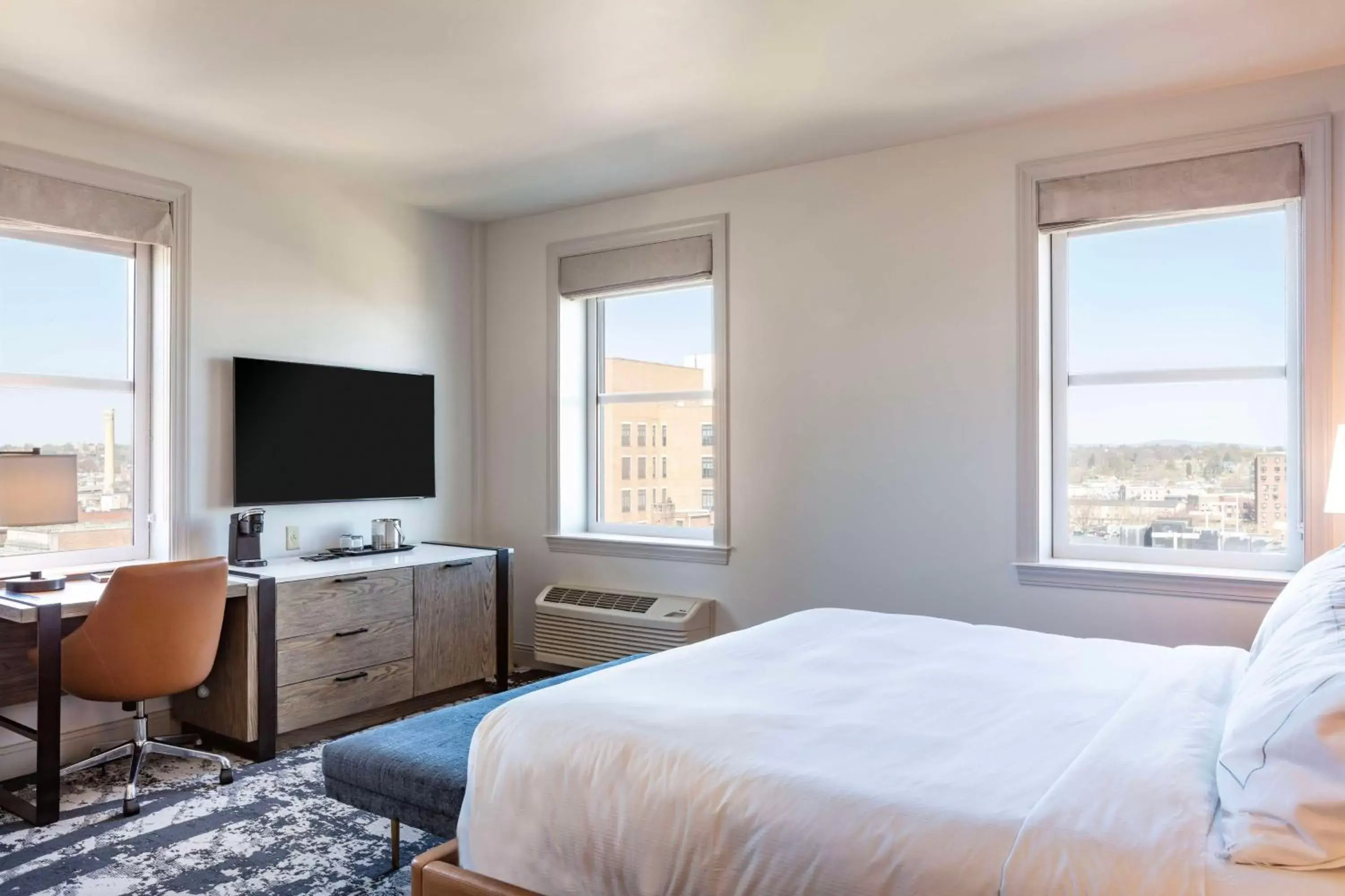 Corner King Room in The Yorktowne Hotel, Tapestry Collection by Hilton Corner King Room in The Yorktowne Hotel, Tapestry Collection by Hilton