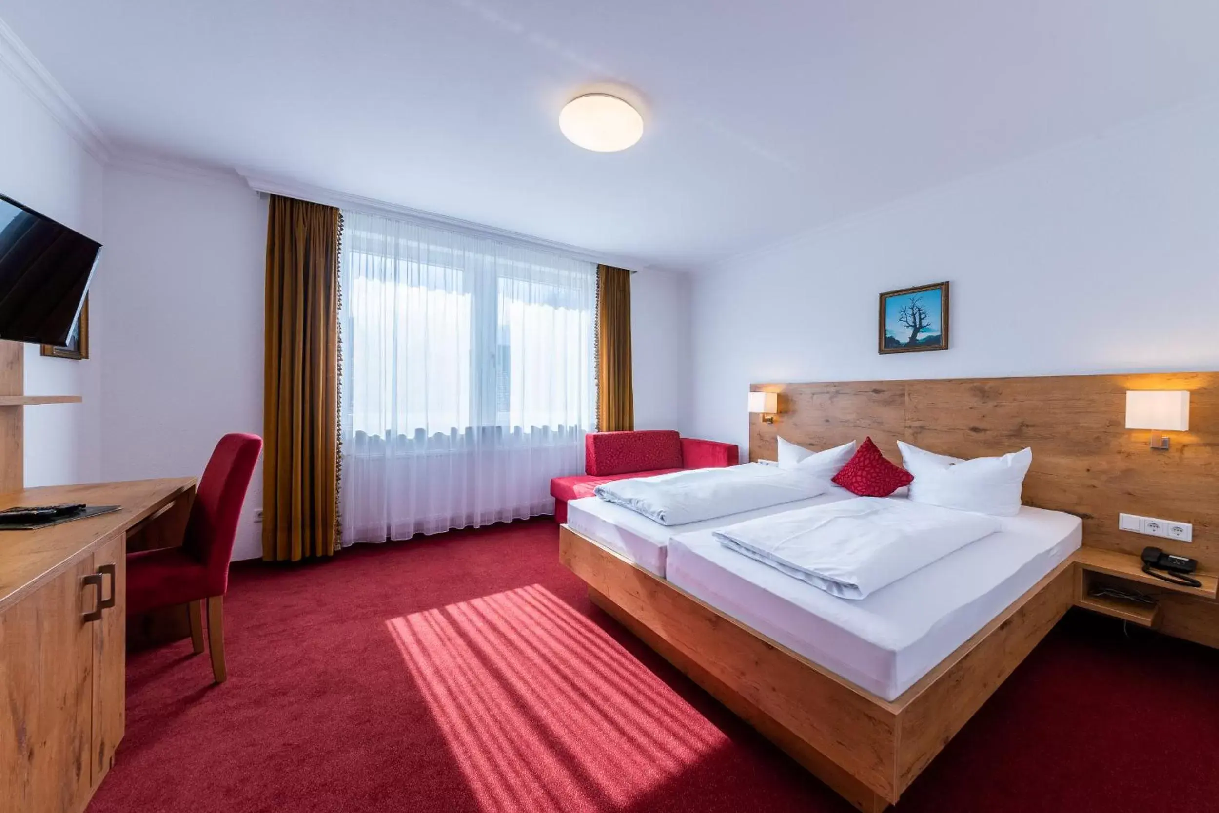 Superior Triple Room - single occupancy in Hotel Krone Superior Triple Room - single occupancy in Hotel Krone