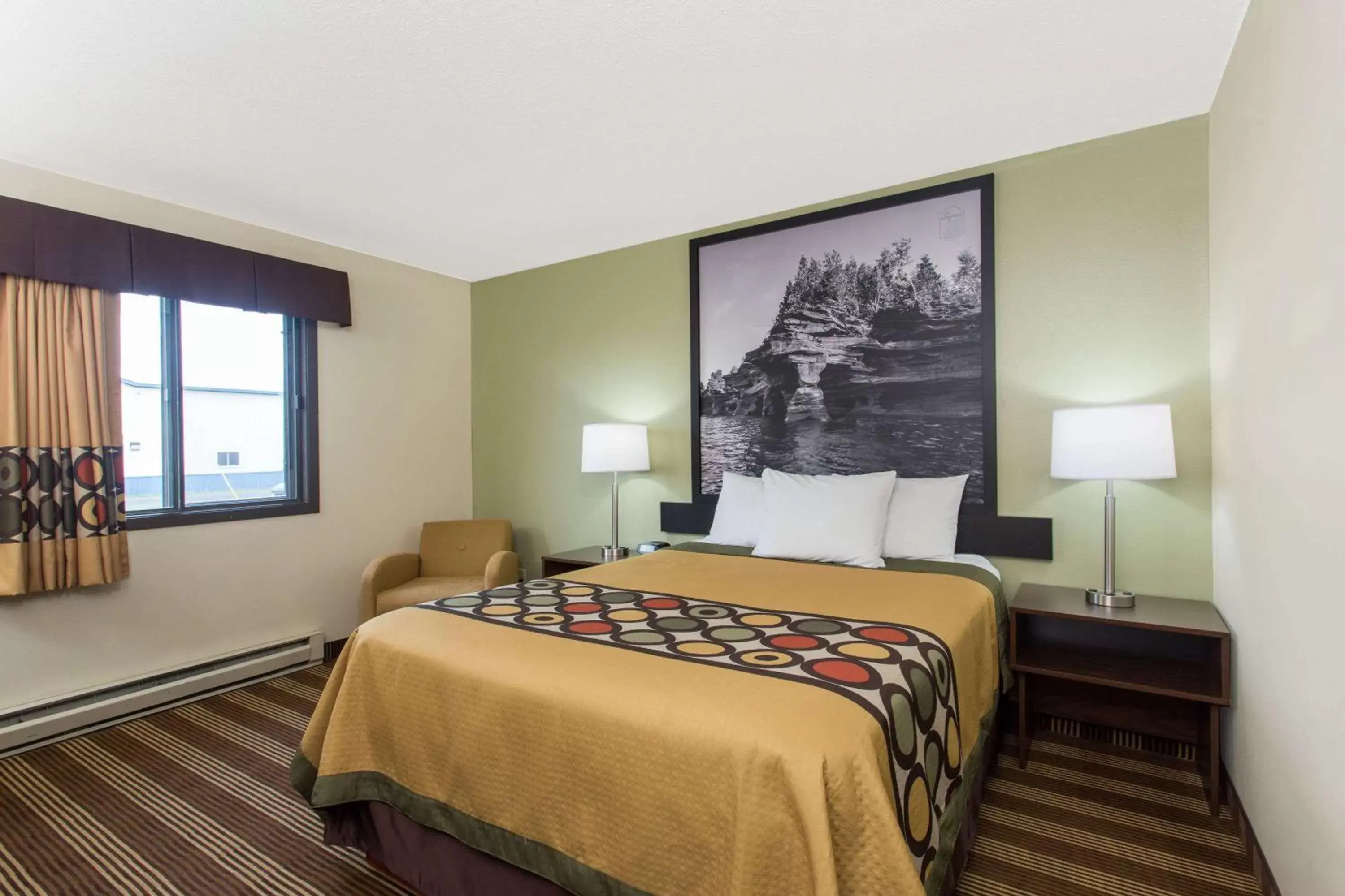 Queen Room - Non-Smoking in Super 8 by Wyndham Eau Claire I-94 Queen Room - Non-Smoking in Super 8 by Wyndham Eau Claire I-94