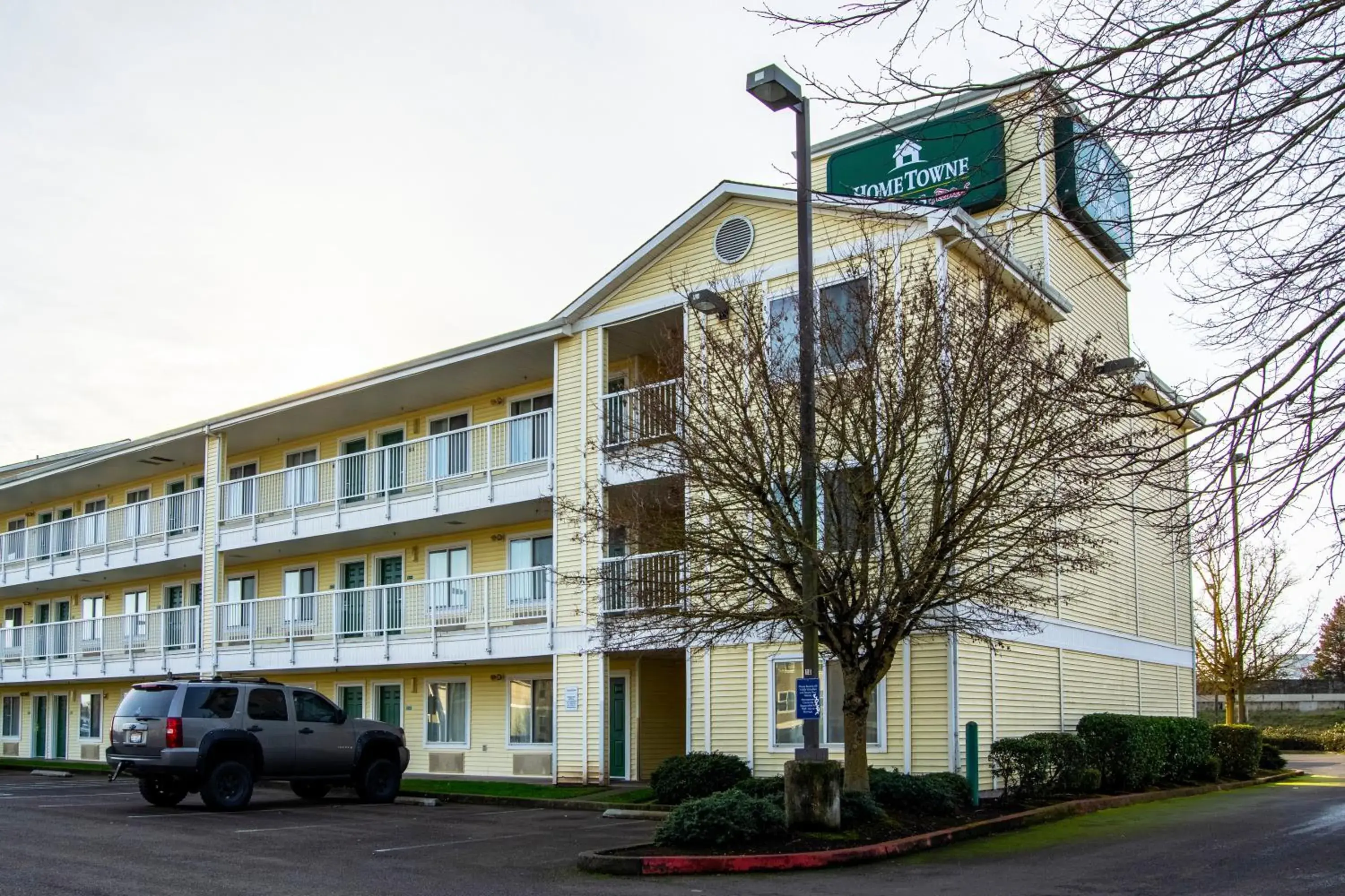 HomeTowne Studios by Red Roof Salem, OR HomeTowne Studios by Red Roof Salem, OR