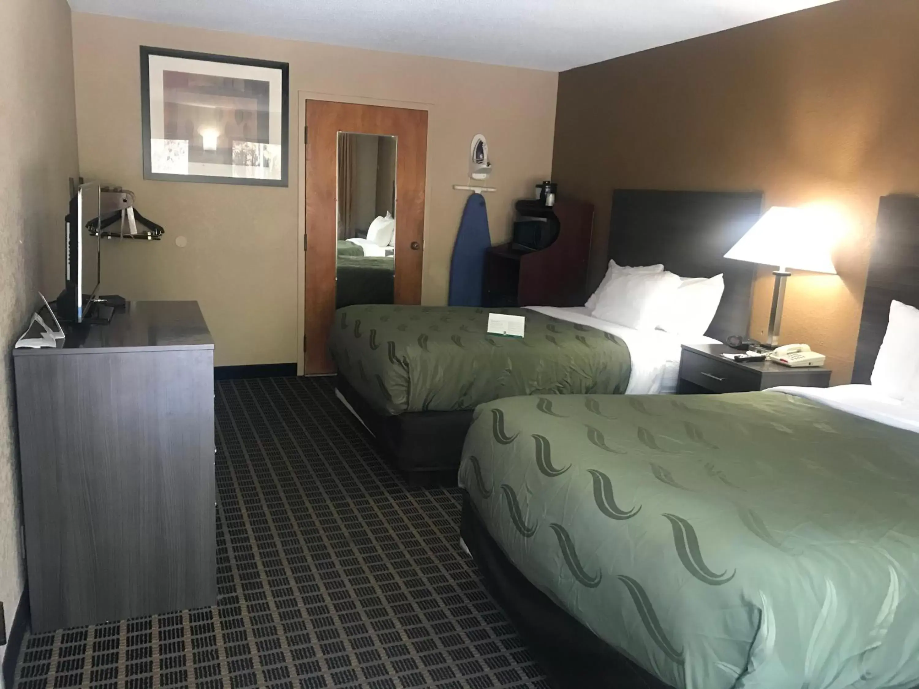 Double Room with Two Double Beds - Accessible/Non-Smoking in Quality Inn Clinton - Laurens I-26 Double Room with Two Double Beds - Accessible/Non-Smoking in Quality Inn Clinton - Laurens I-26